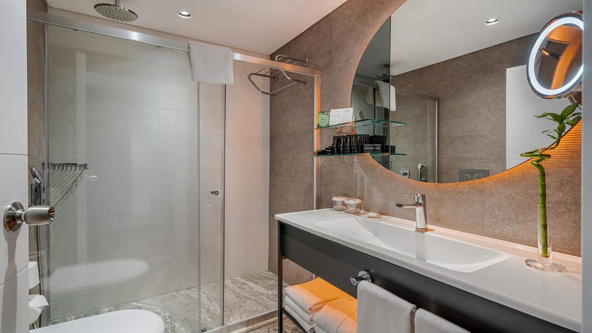 Superior Room with Sea View - Photo 3