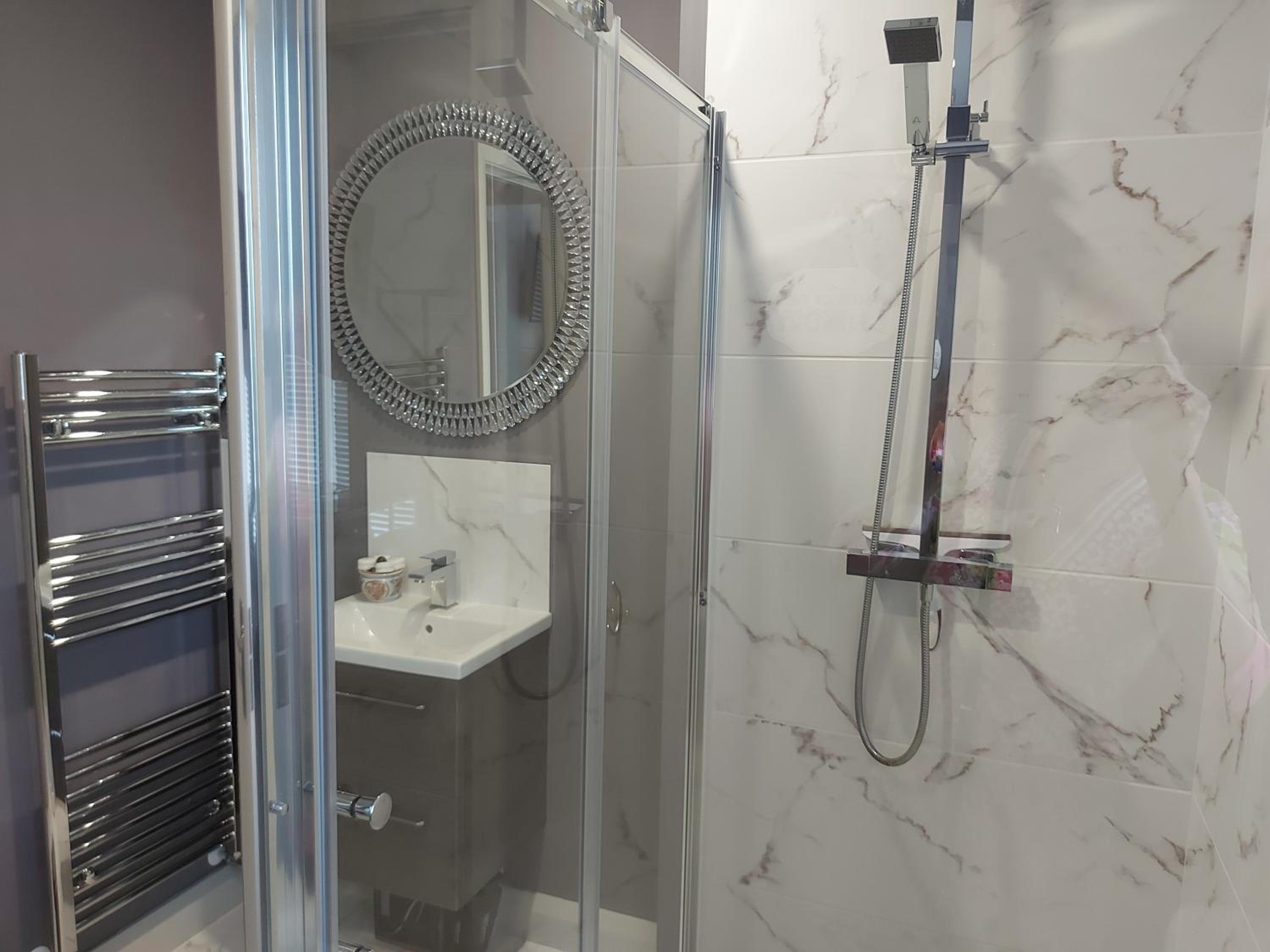 Deluxe Double Room with Shower photo 3