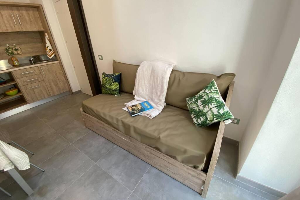 One-Bedroom Apartment - Photo 8