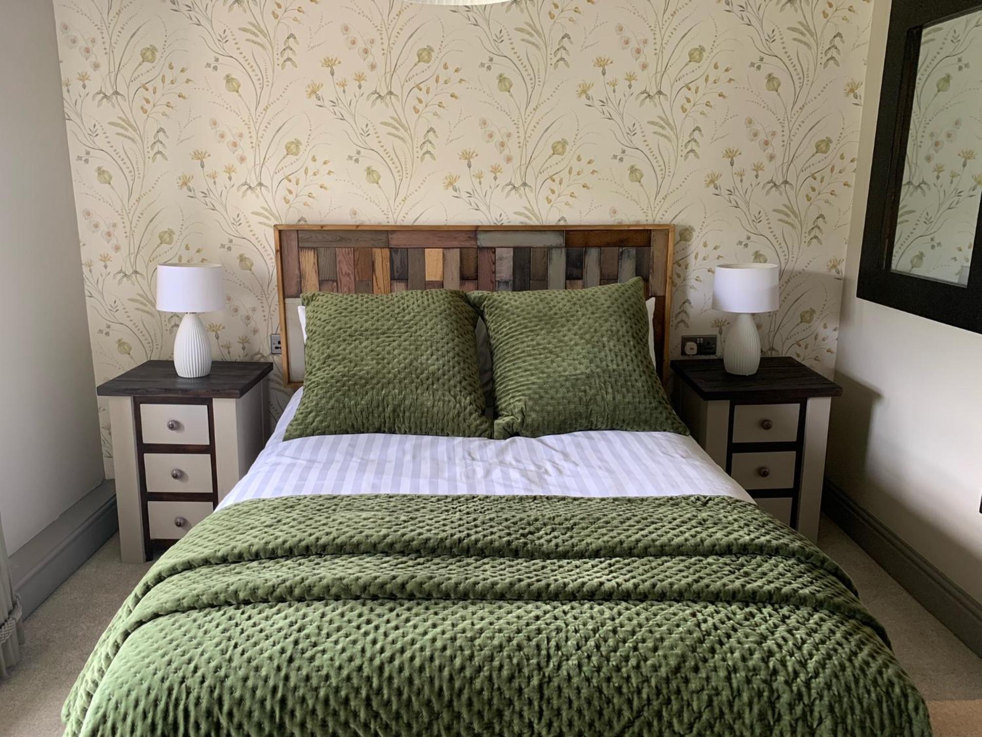 Double Room with Private Bathroom - Photo 2