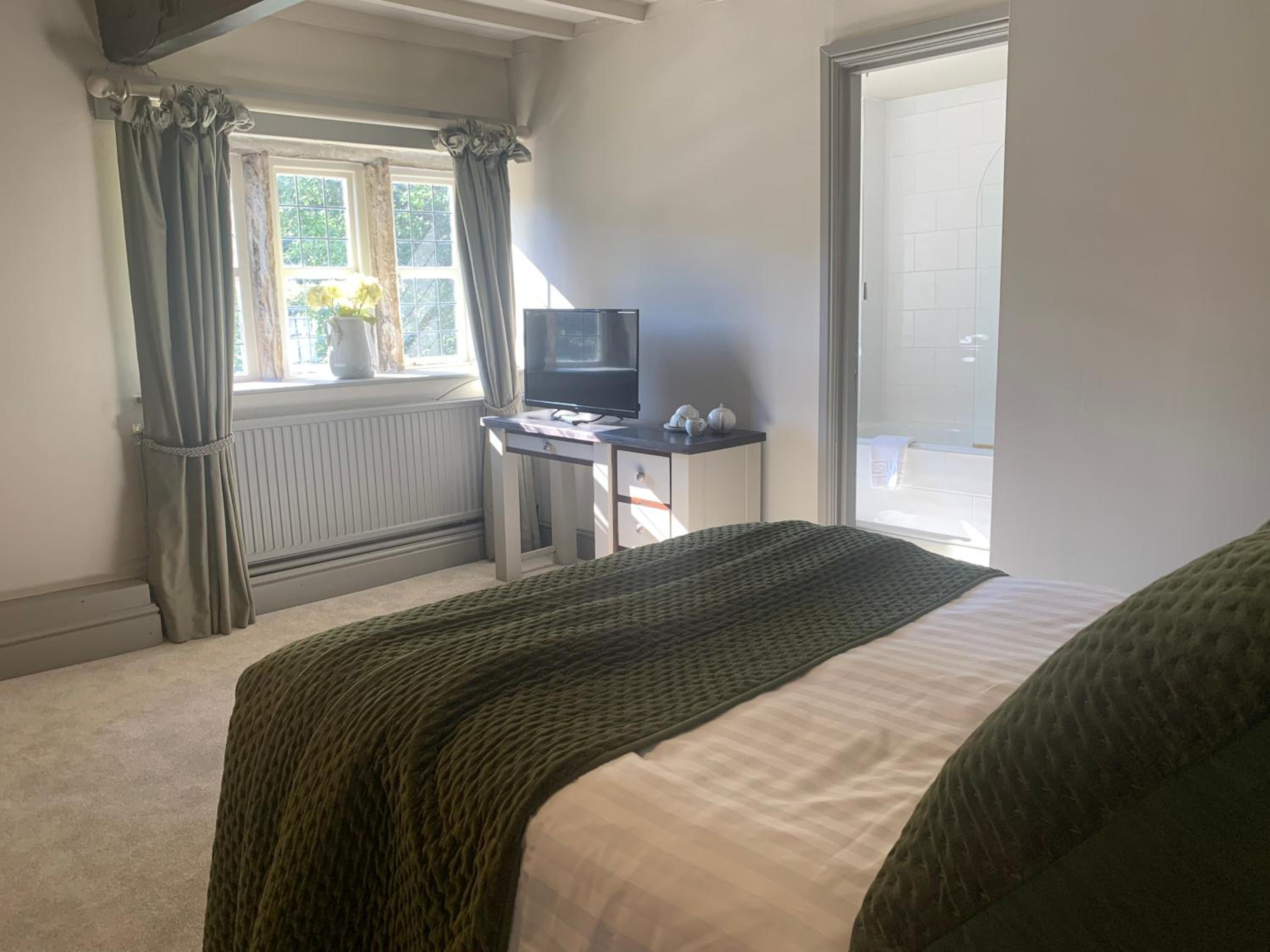Double Room with Private Bathroom - Photo 4