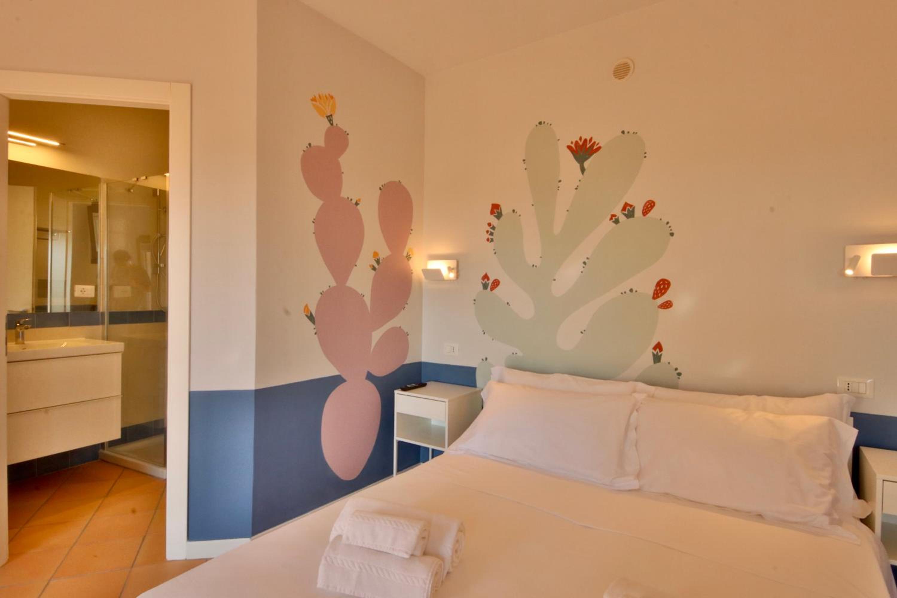 Deluxe Double Room with Balcony and Sea View photo 2