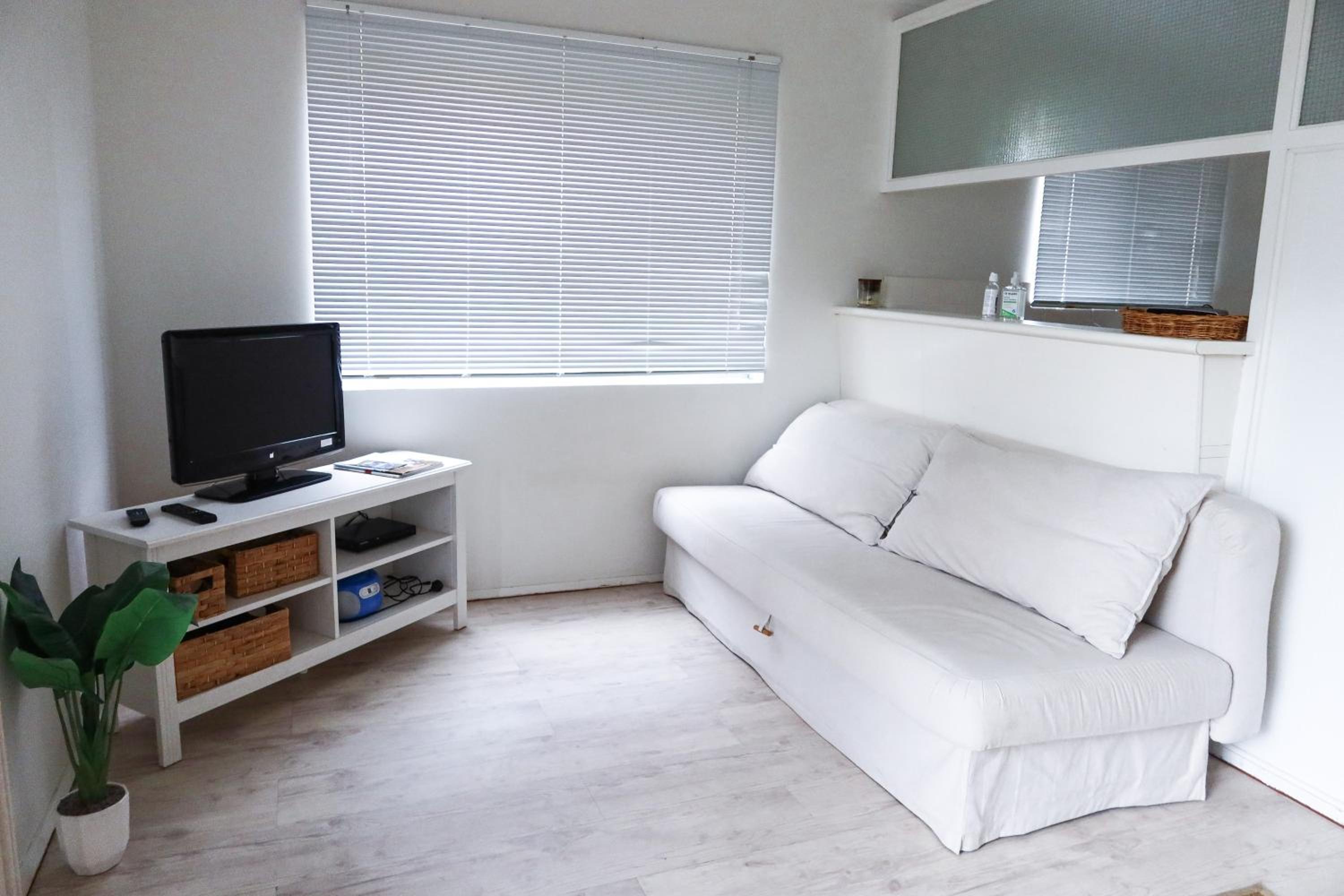 One-Bedroom Apartment - Photo 4