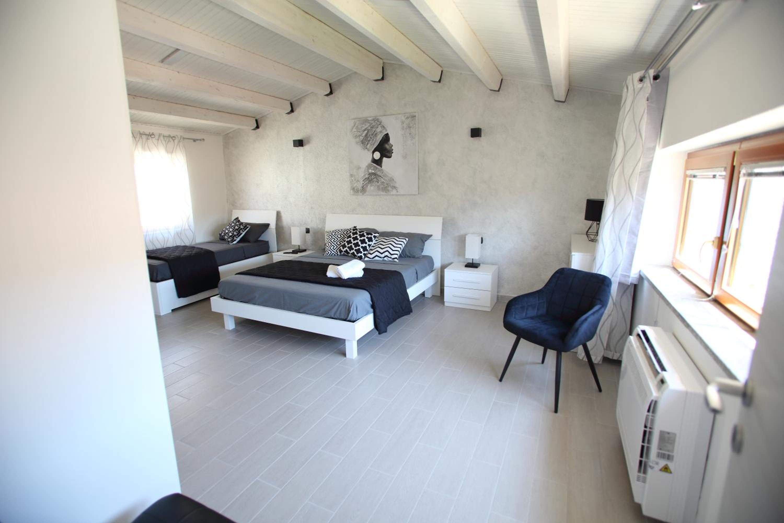 One-Bedroom House photo 1
