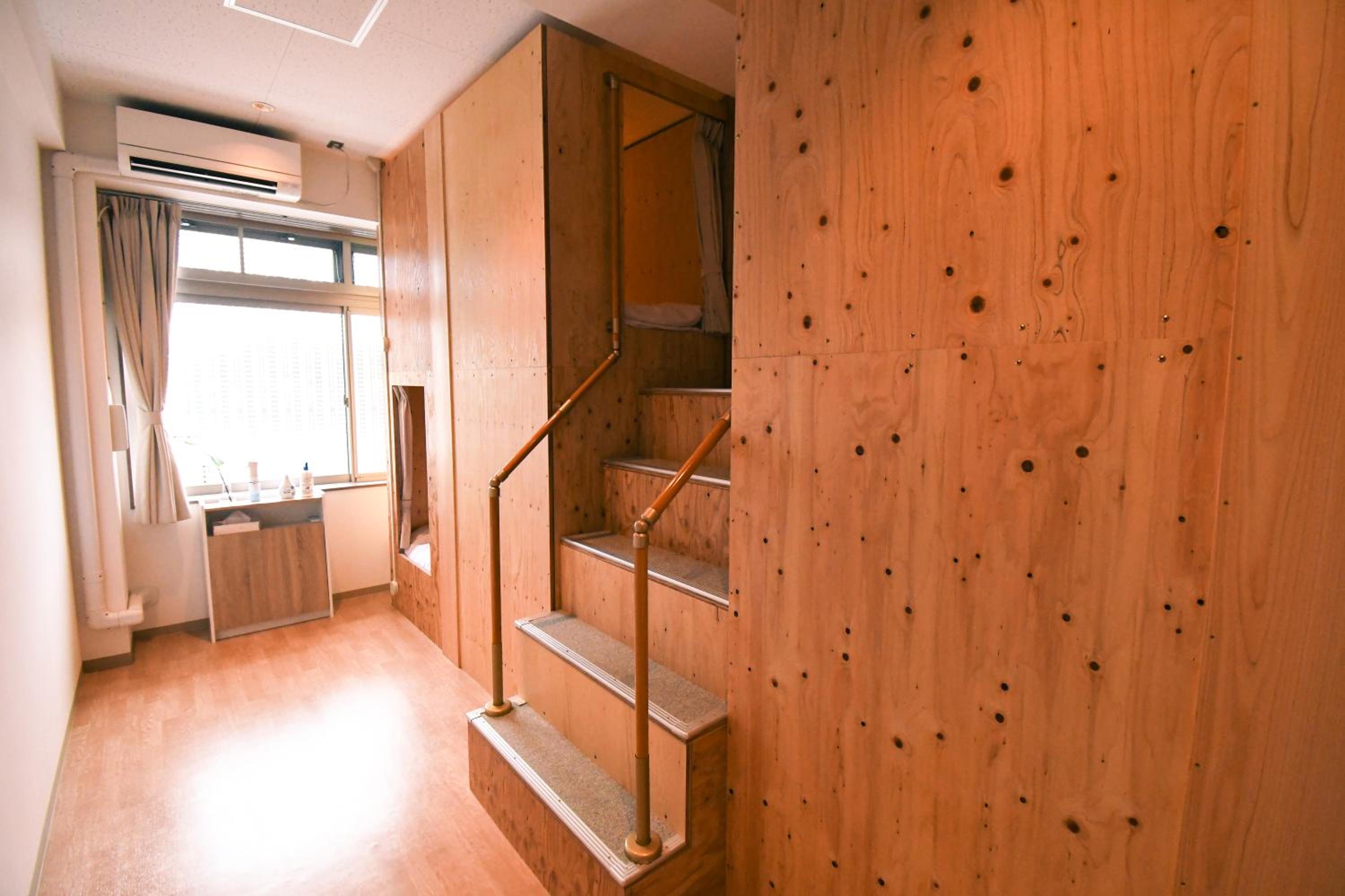 Quadruple Room with Shared Bathroom photo 2