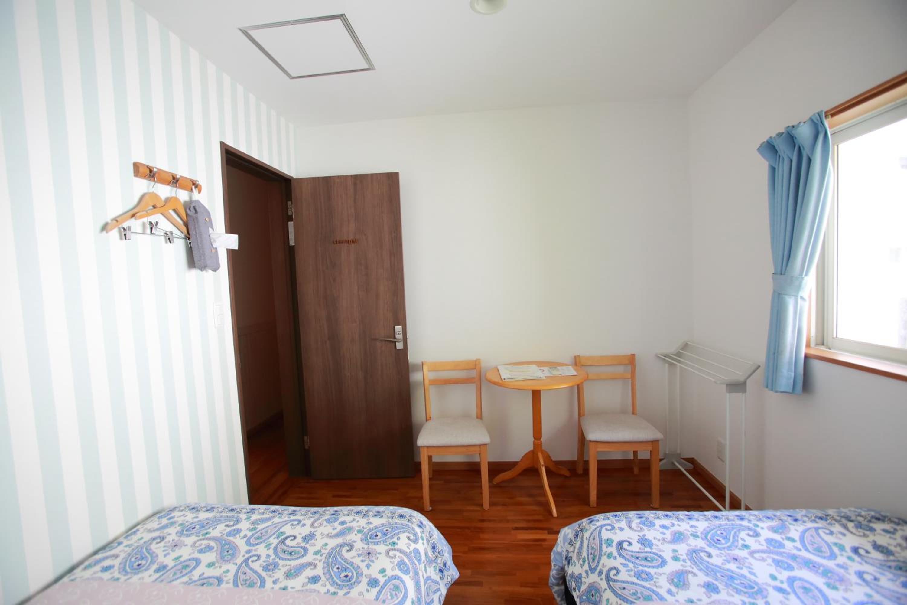 Twin Room - Photo 4