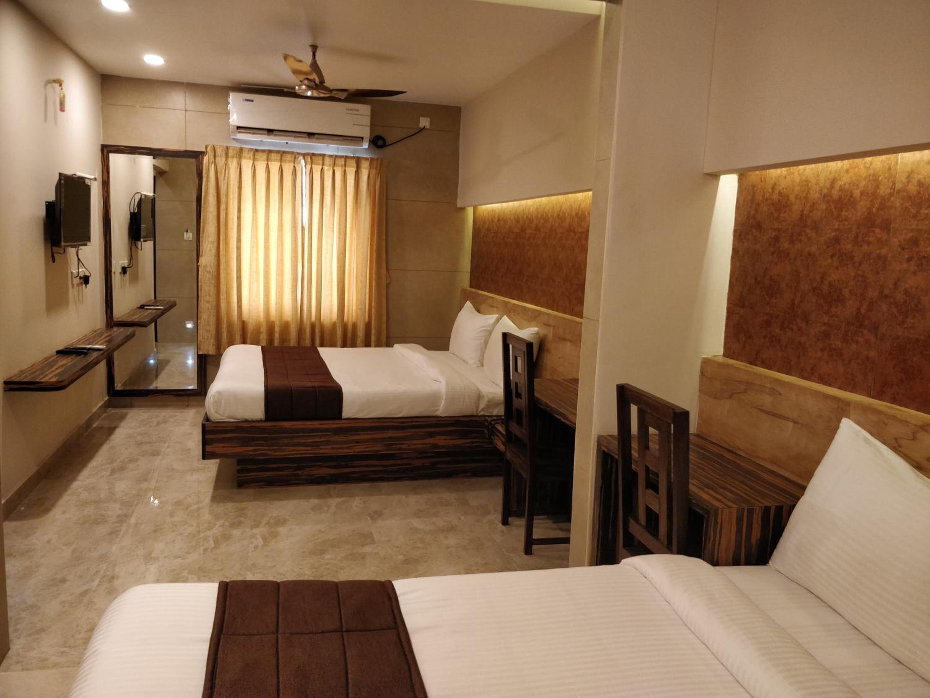 Deluxe Triple Room