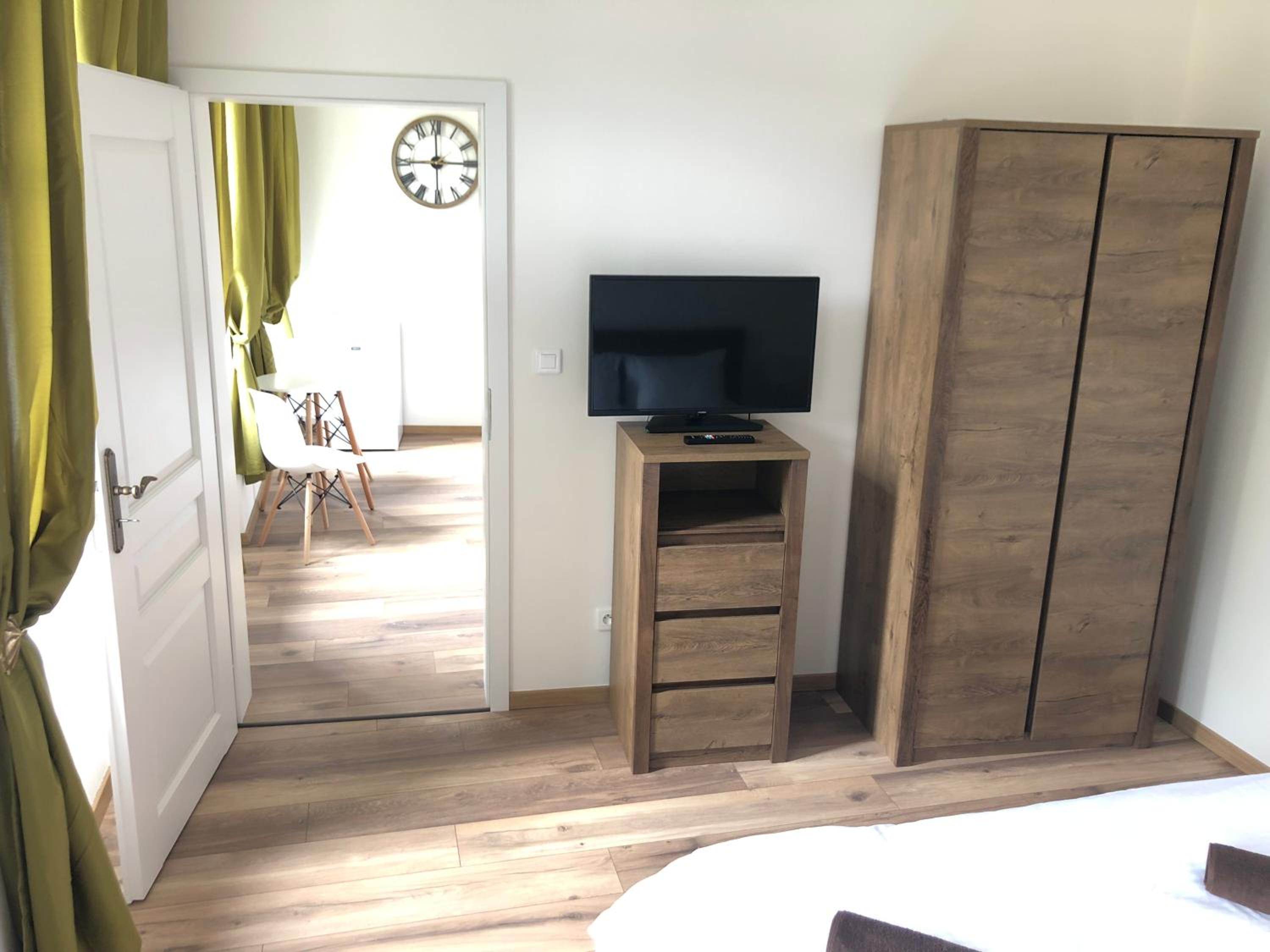 Apartment (2 Adults)