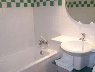 Triple Room with Balcony - Photo 2