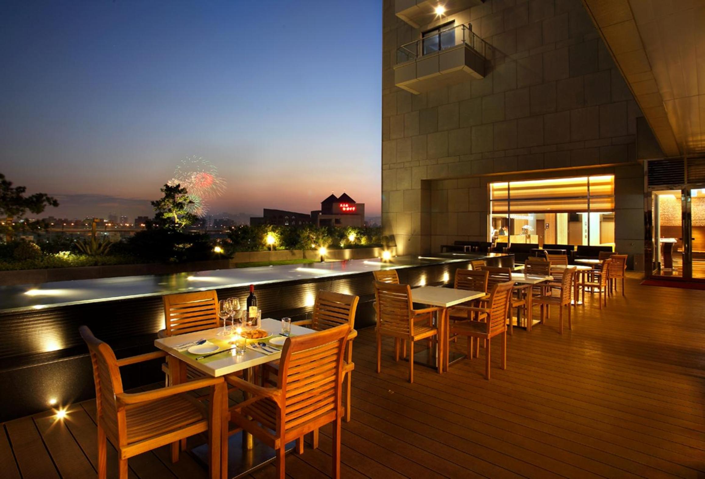 Staycation Offer - Standard Twin Room with Benefits photo 3