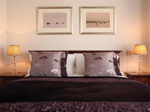 Deluxe King Room photo 1