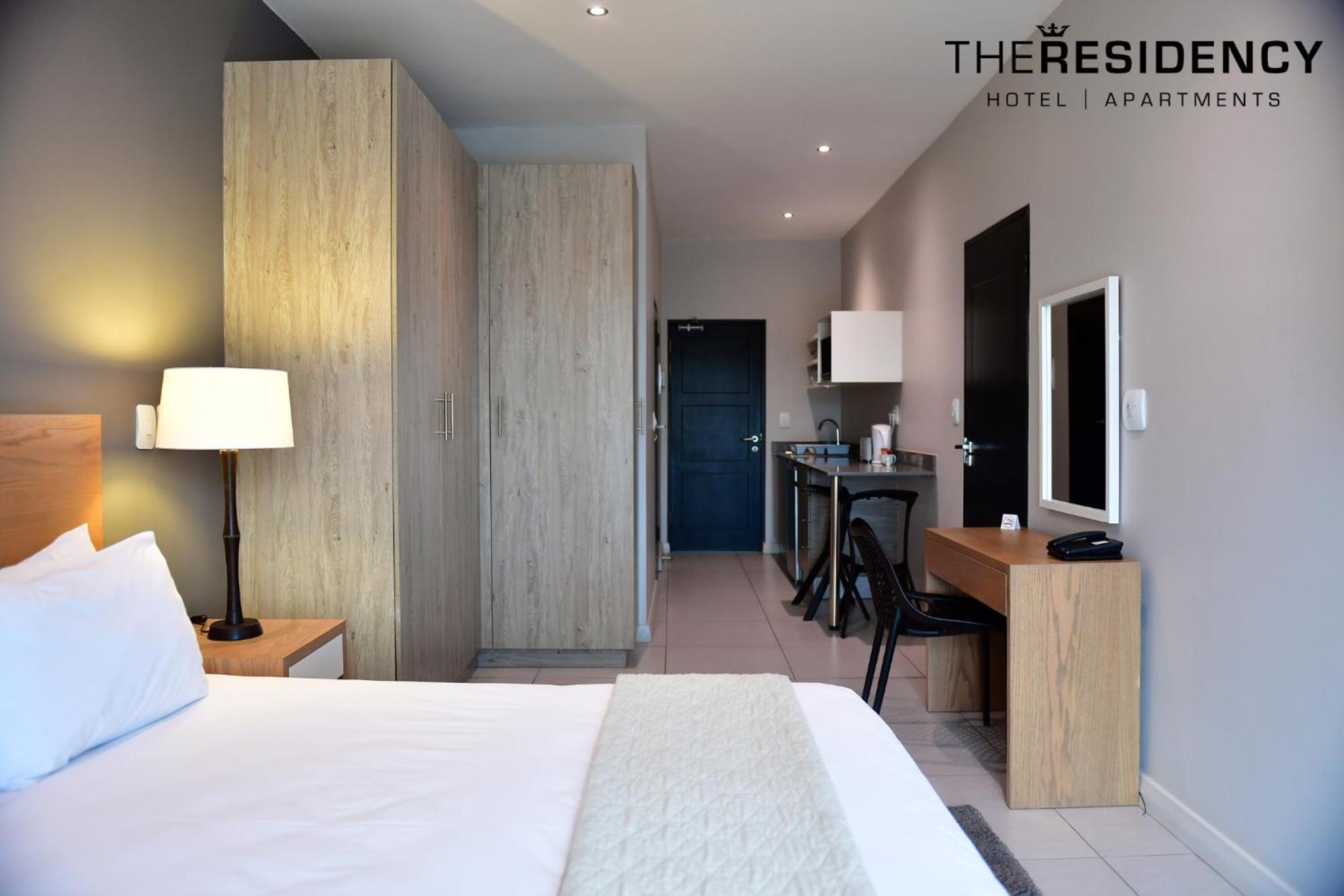 Hotel Room photo 1