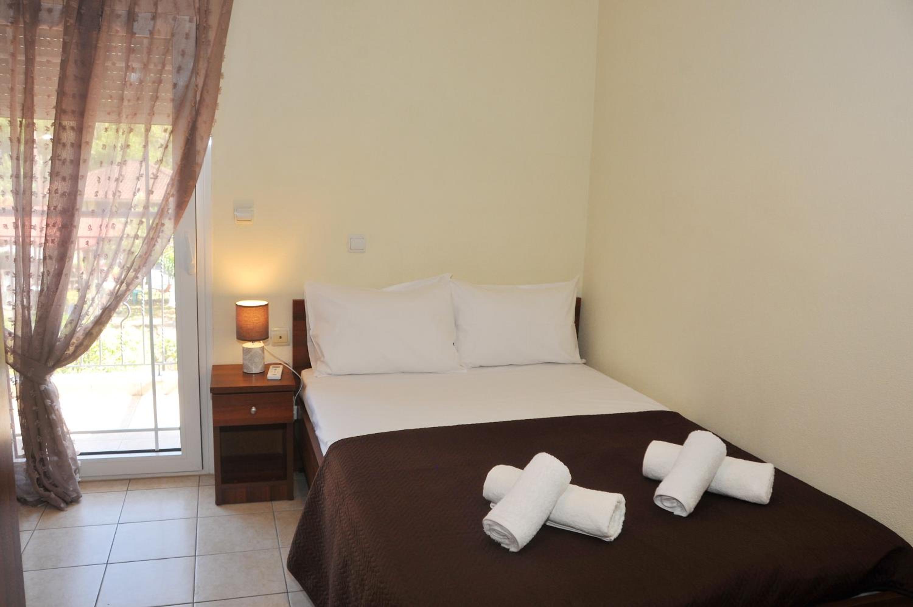 Three-Bedroom Apartment - Photo 19