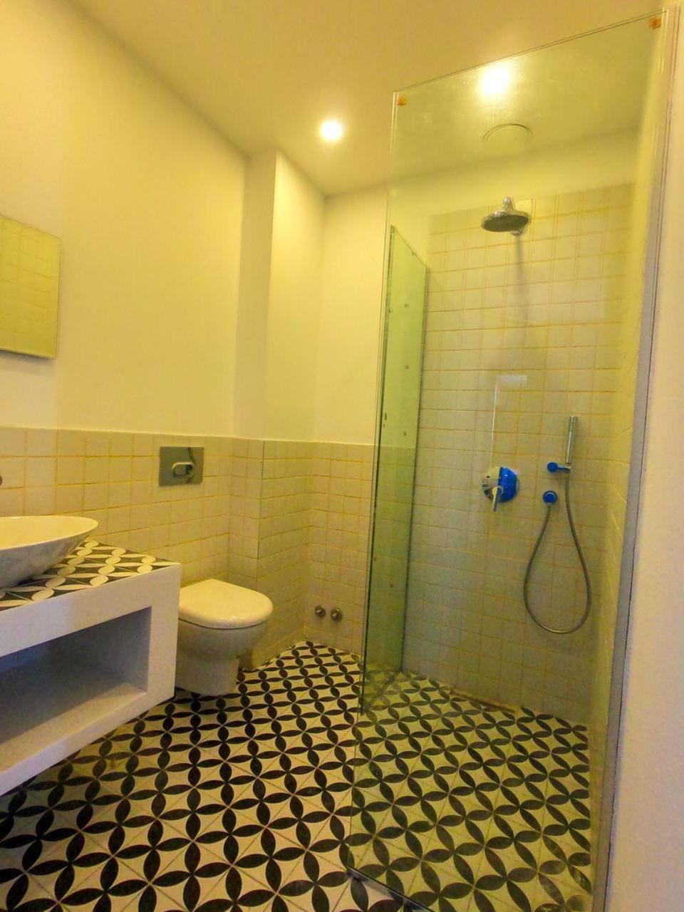 Deluxe Double Room with Sea View - Photo 13