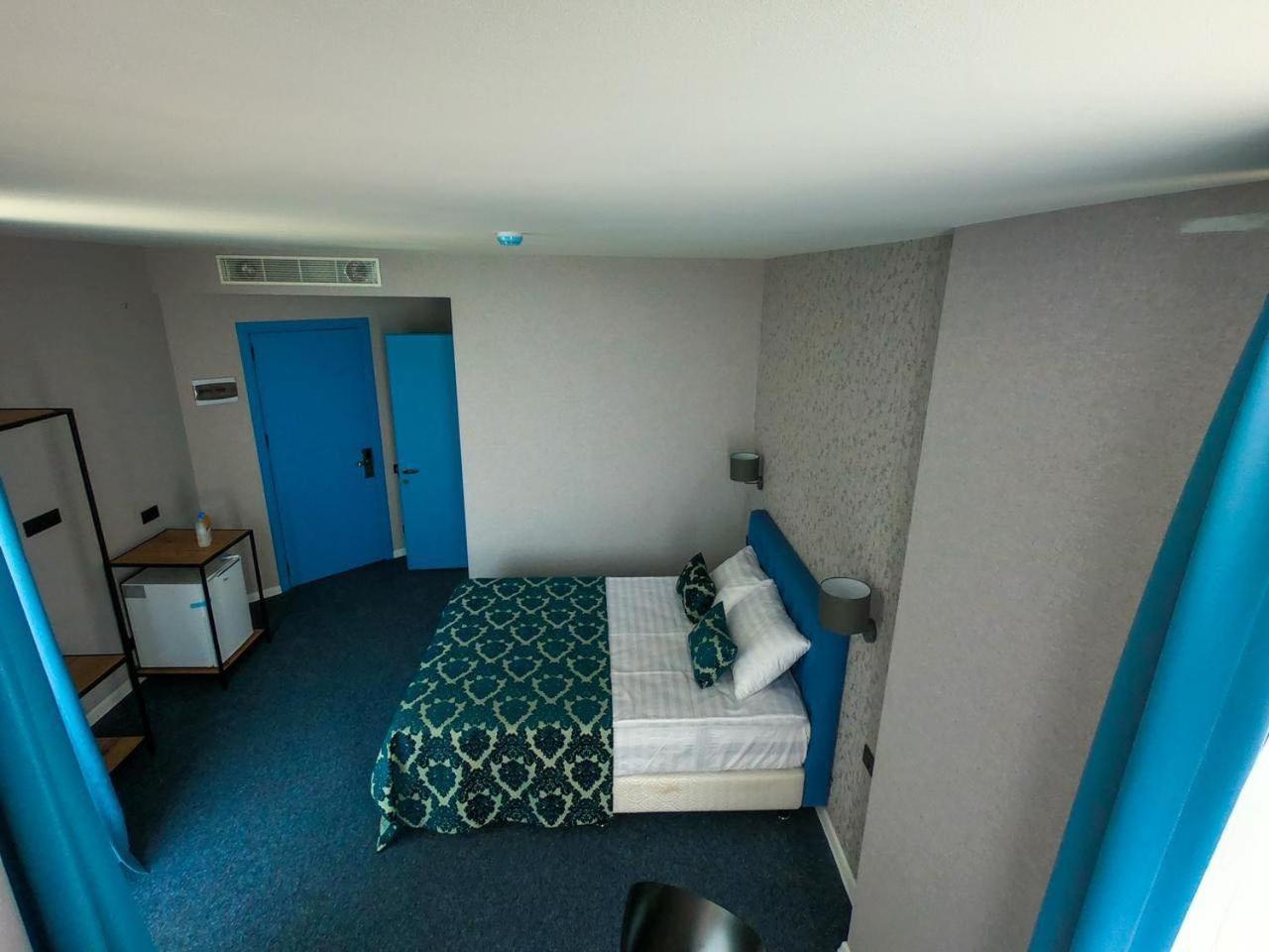 Deluxe Double Room with Sea View - Photo 14
