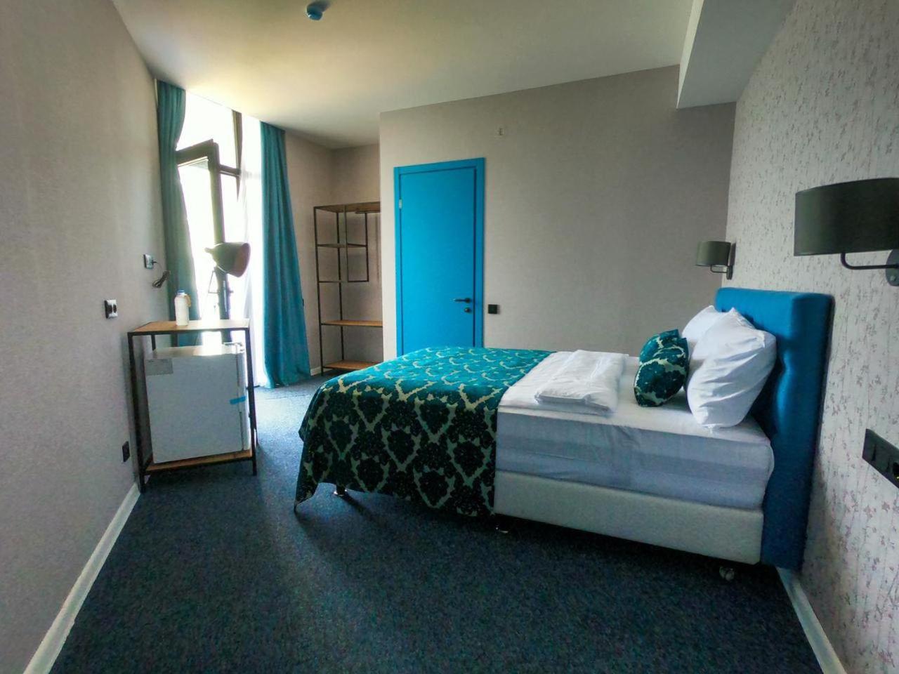 Deluxe Double Room with Sea View - Photo 11