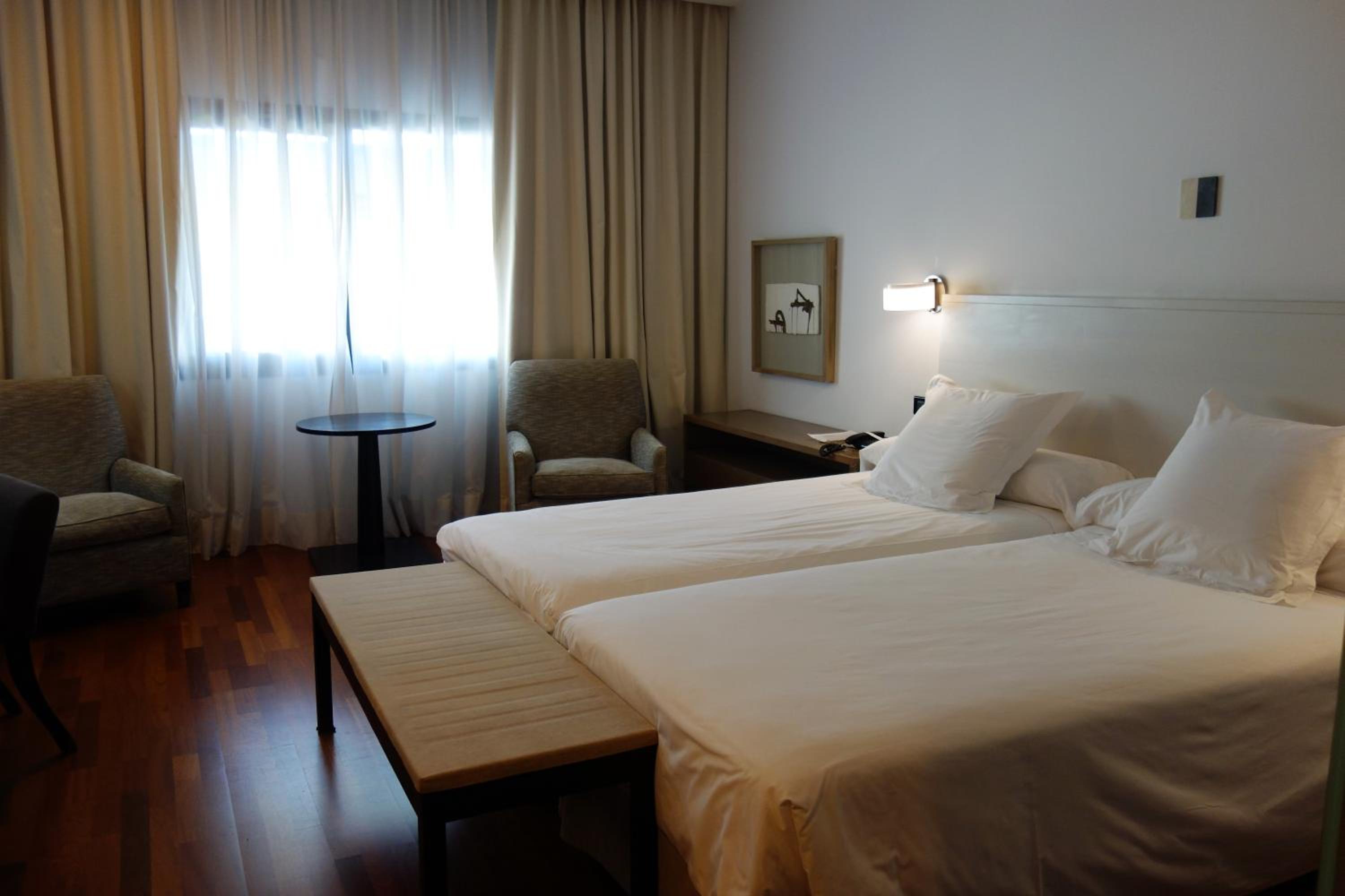 Standard Double Room - Photo 12