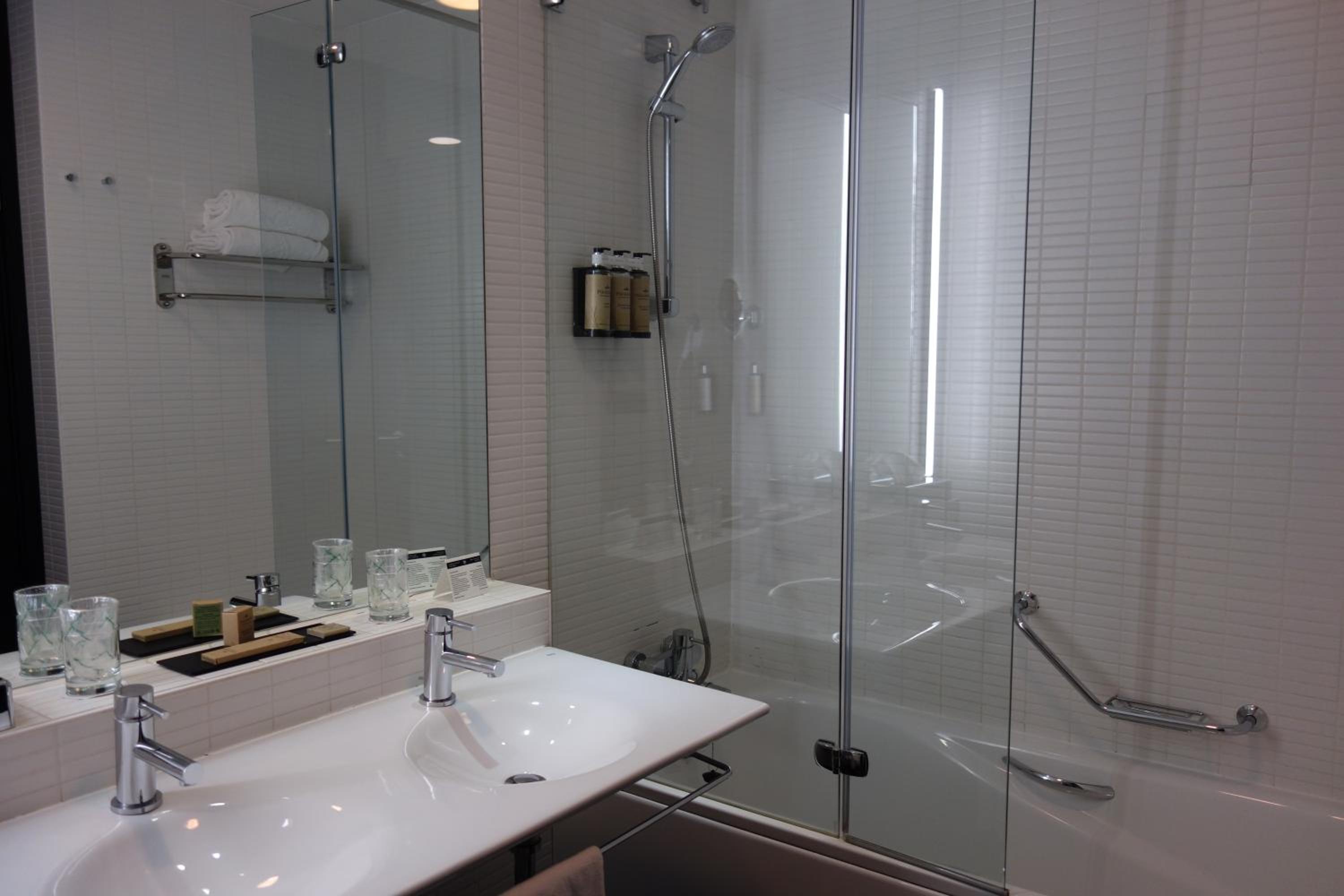 Standard Double Room - Photo 16