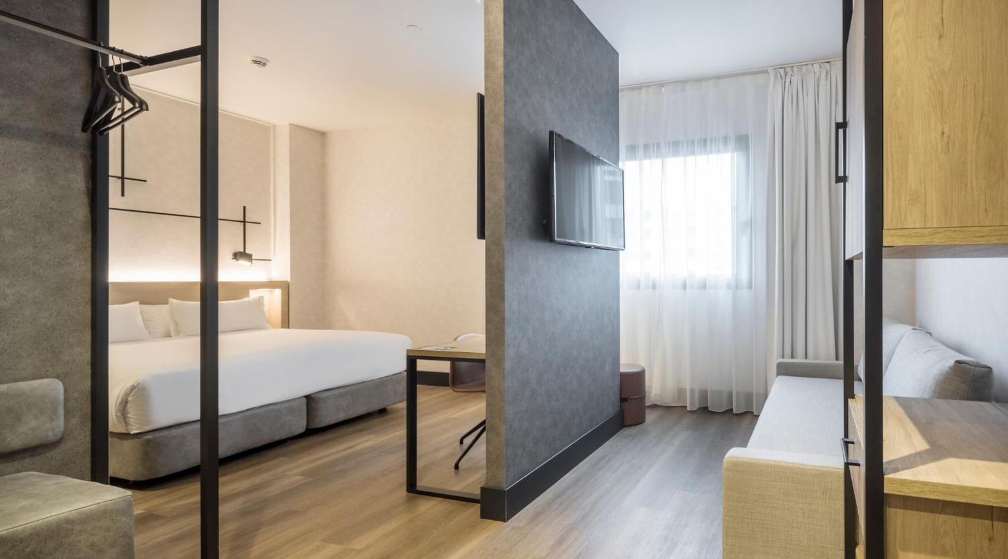Deluxe Room - Photo 1