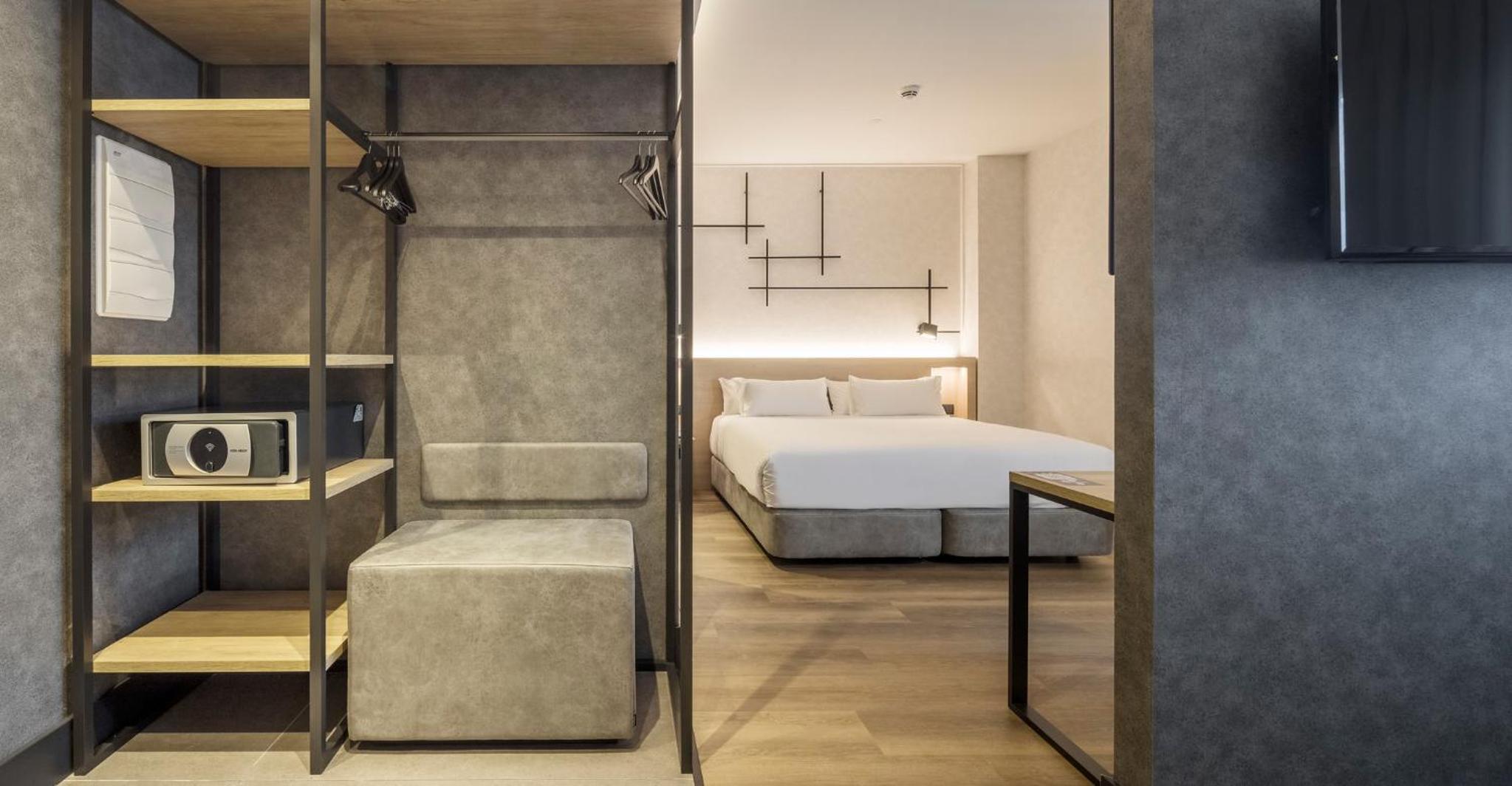 Deluxe Room - Photo 3