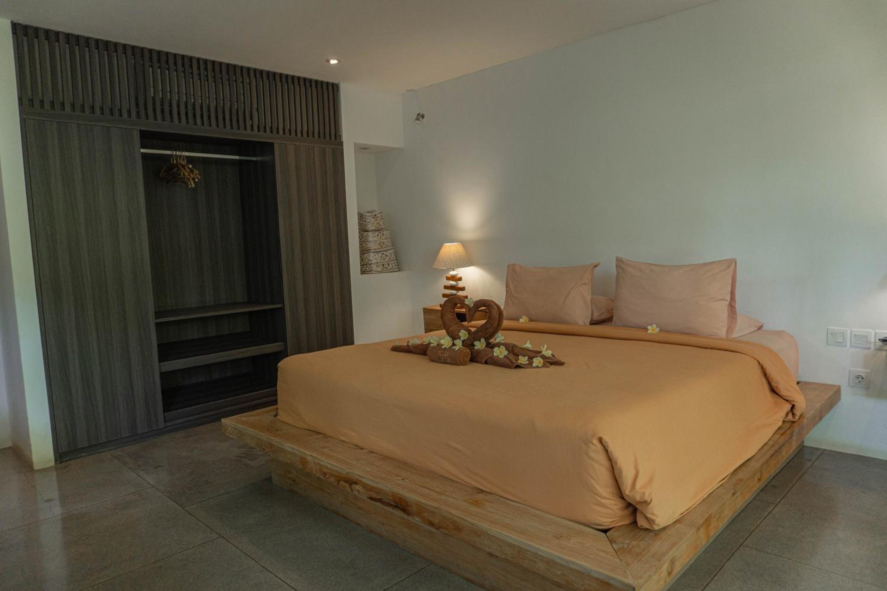 Modern Lodge