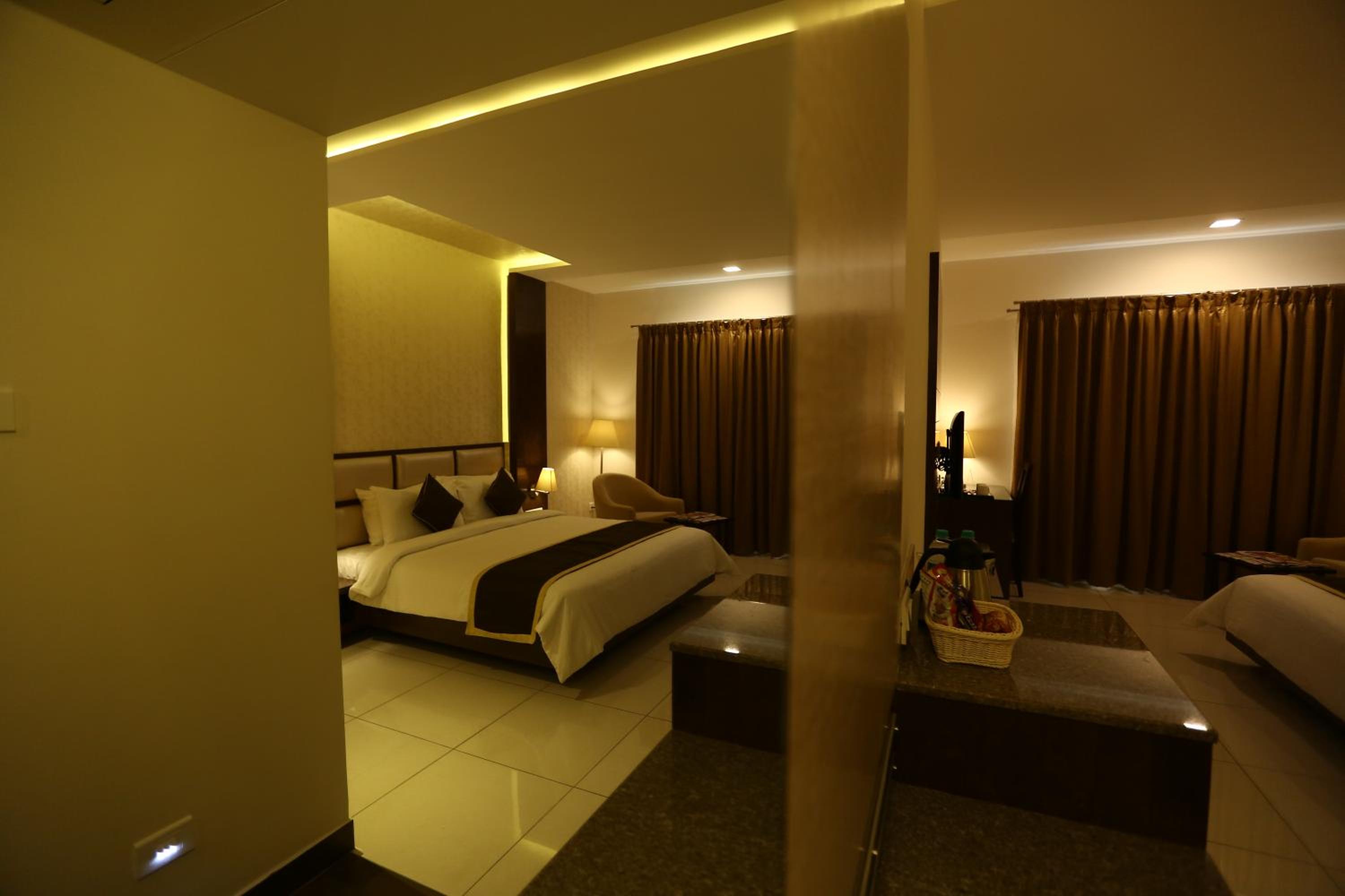 Deluxe Double or Twin Room - Photo 3