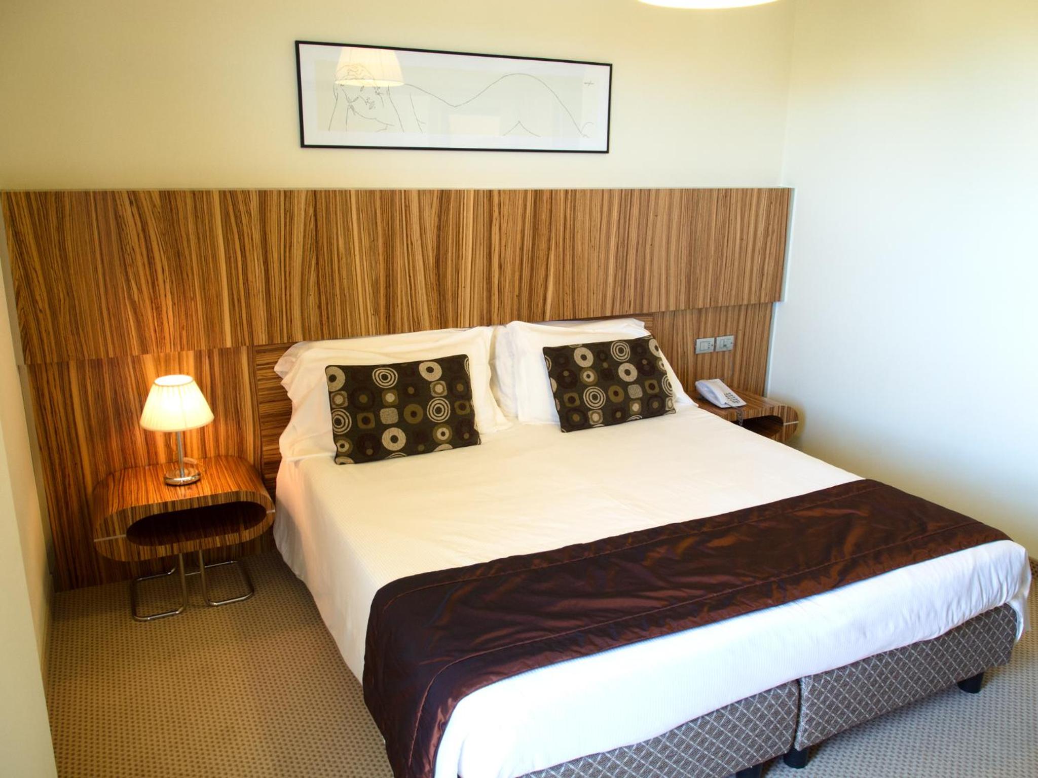 Triple Room with Side Sea View