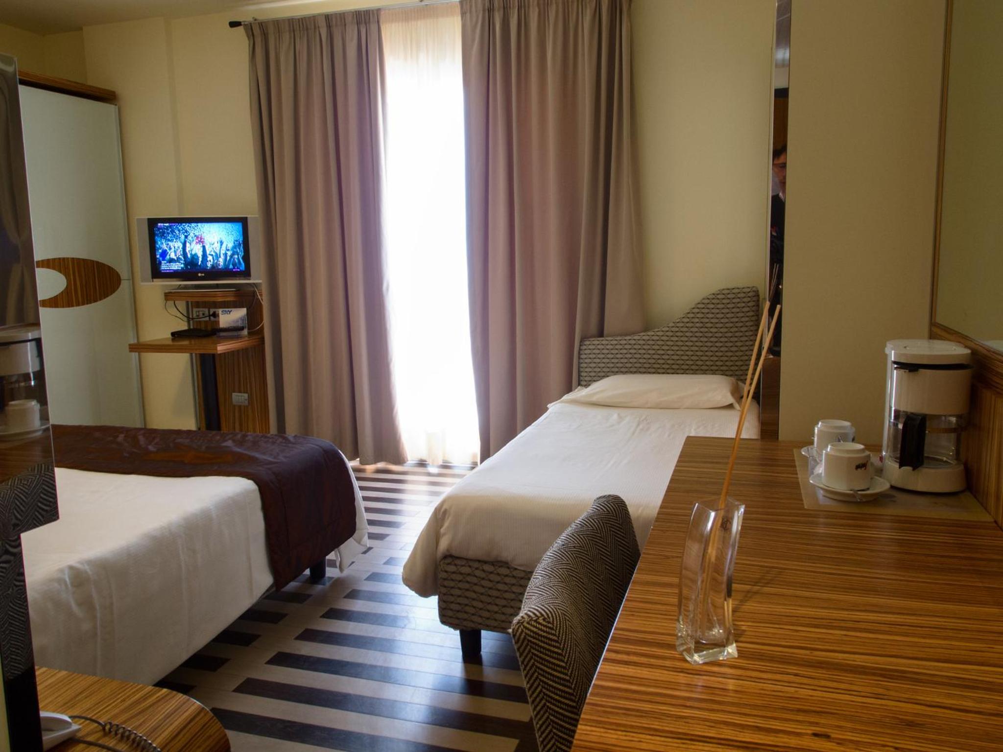 Superior Triple Room photo 3