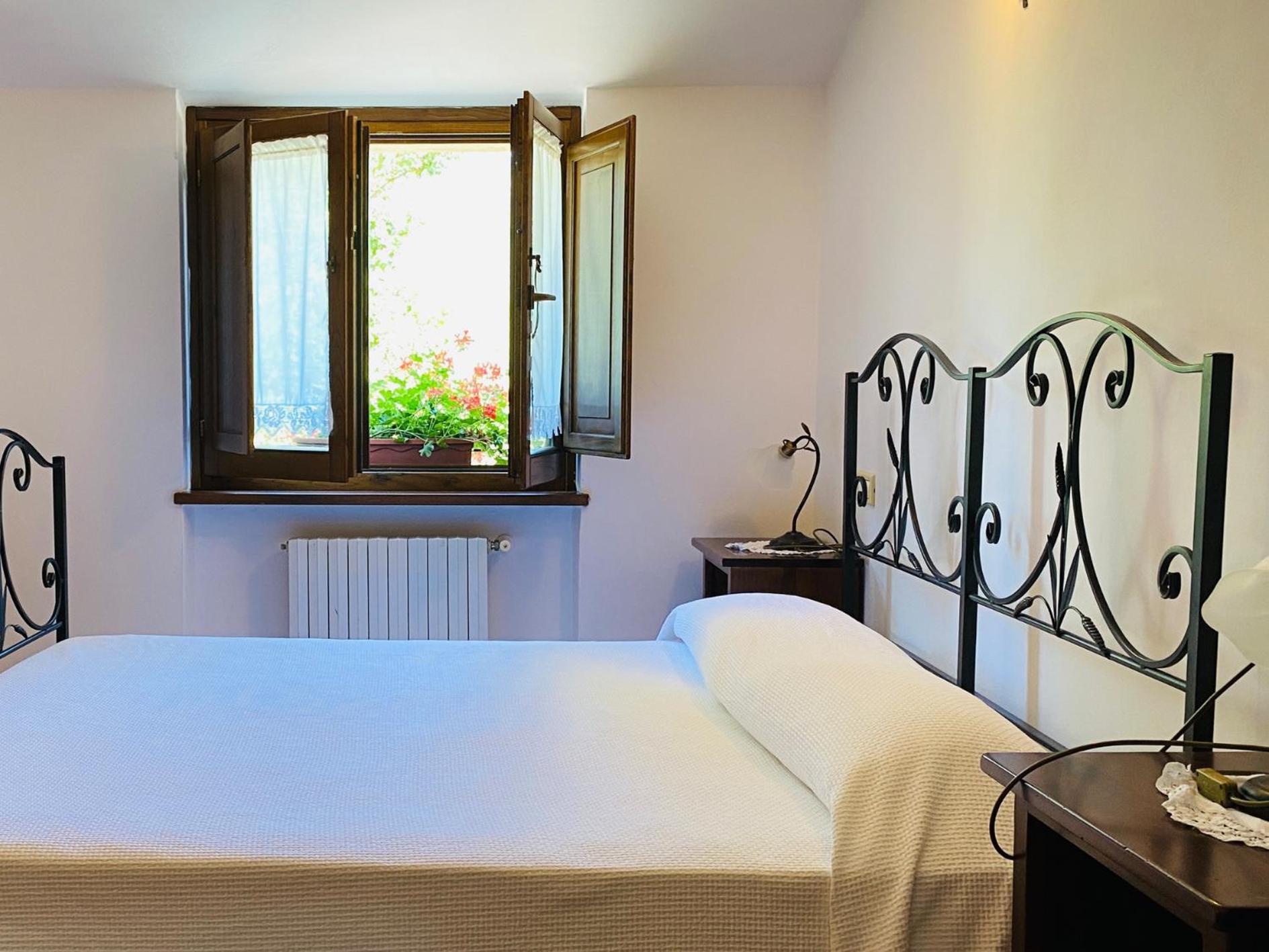 Double Room - Photo 5