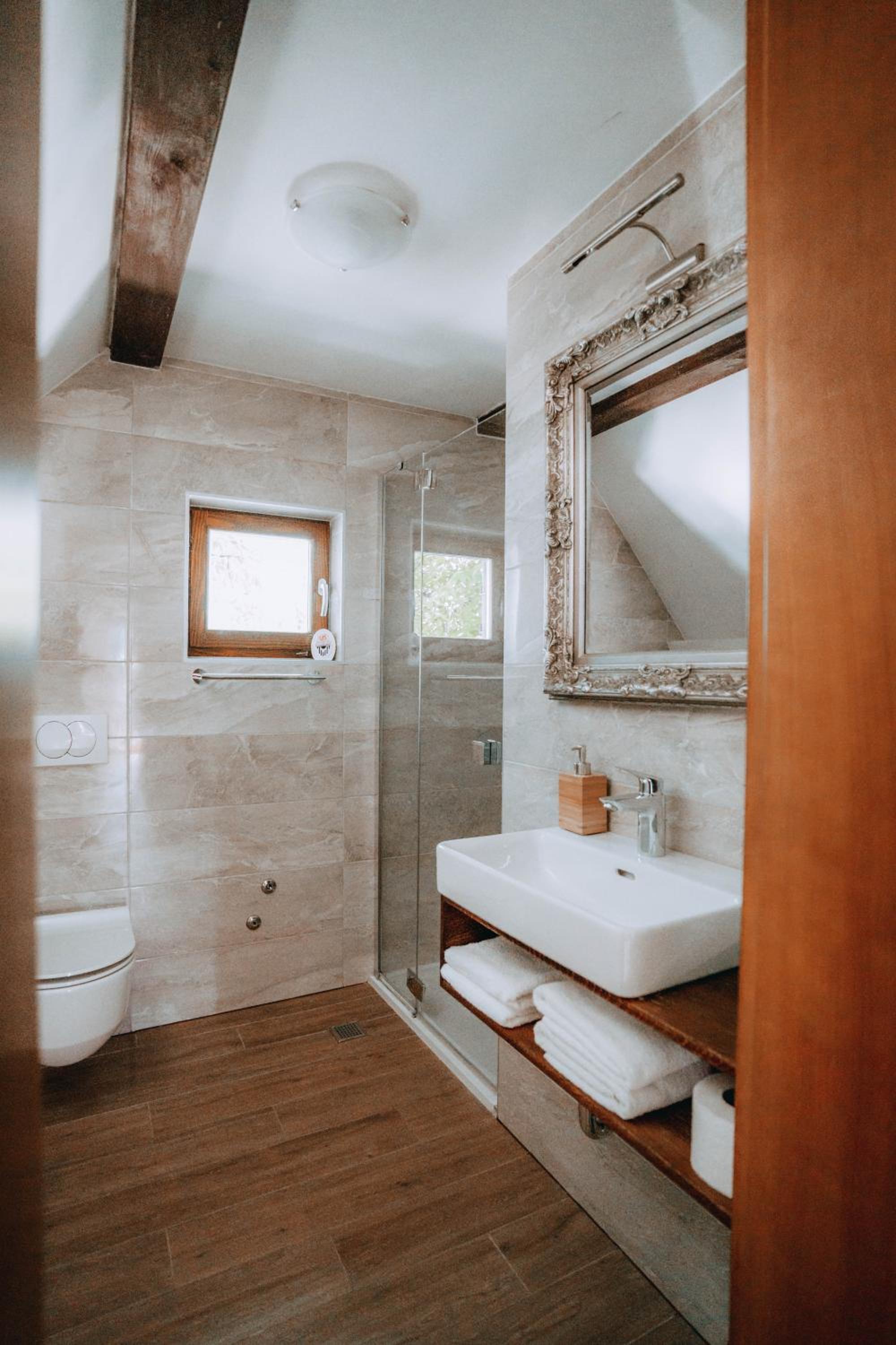 Deluxe Suite photo 2