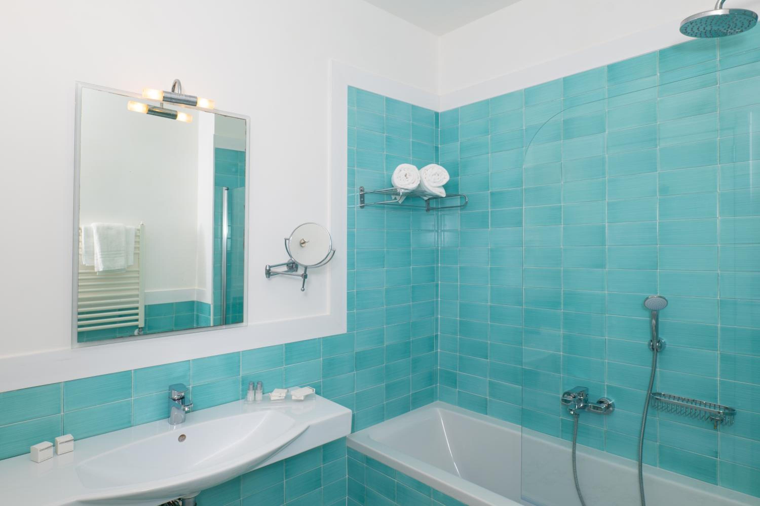 Triple Room with Sea View - Photo 5