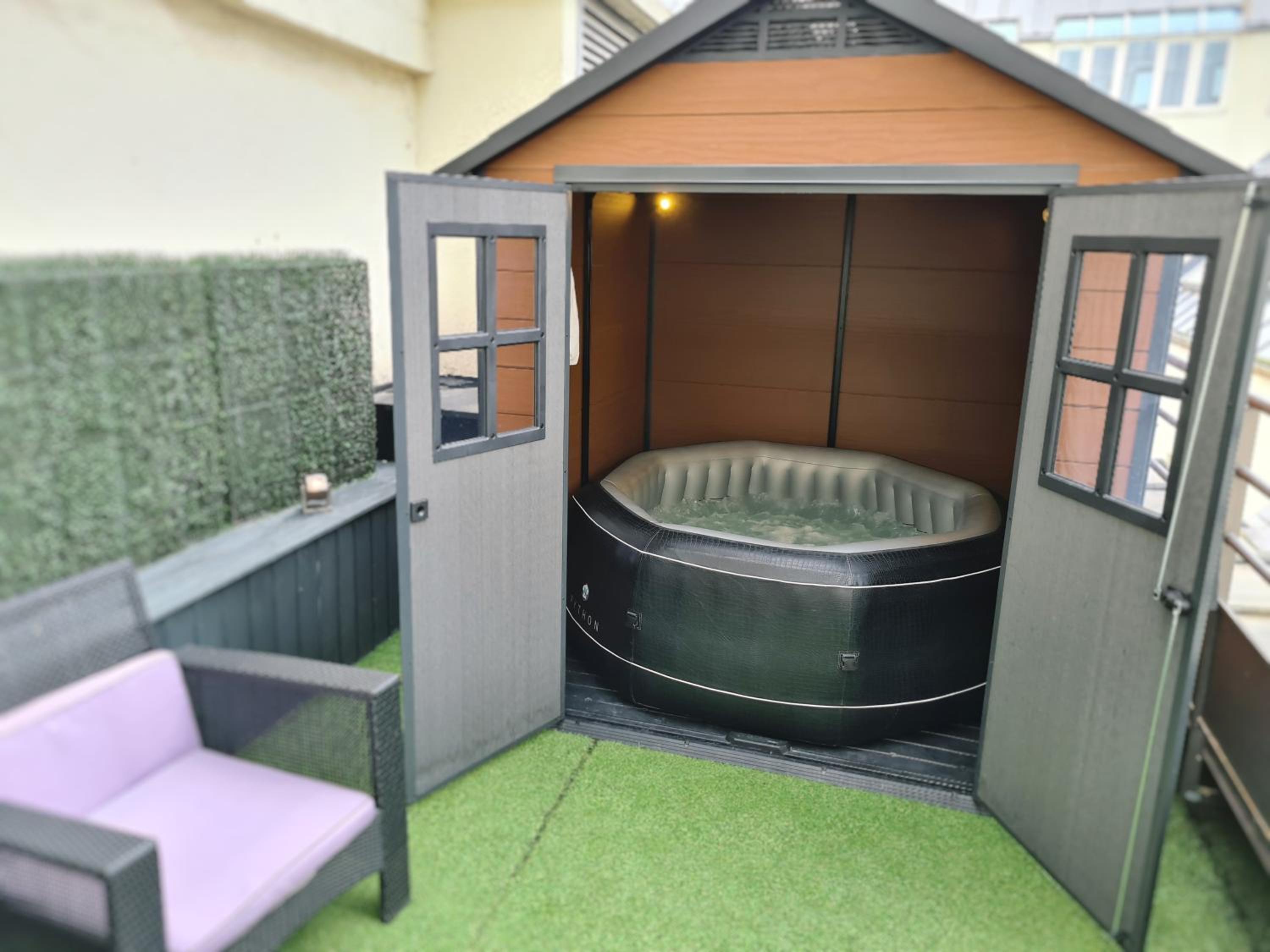 "Joséphine" Suite with Terrace and Jacuzzi