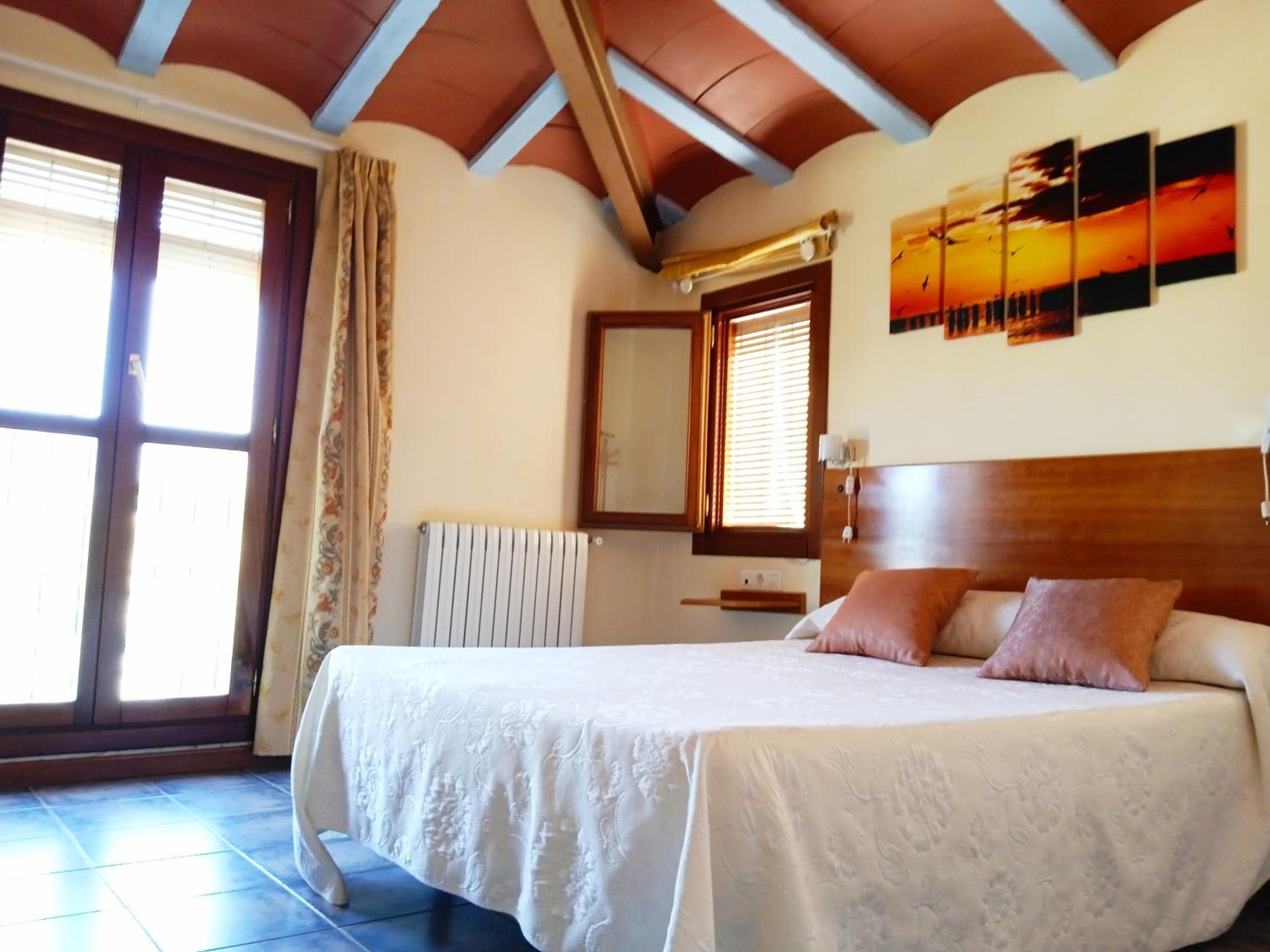 Double or Twin Room - Photo 2