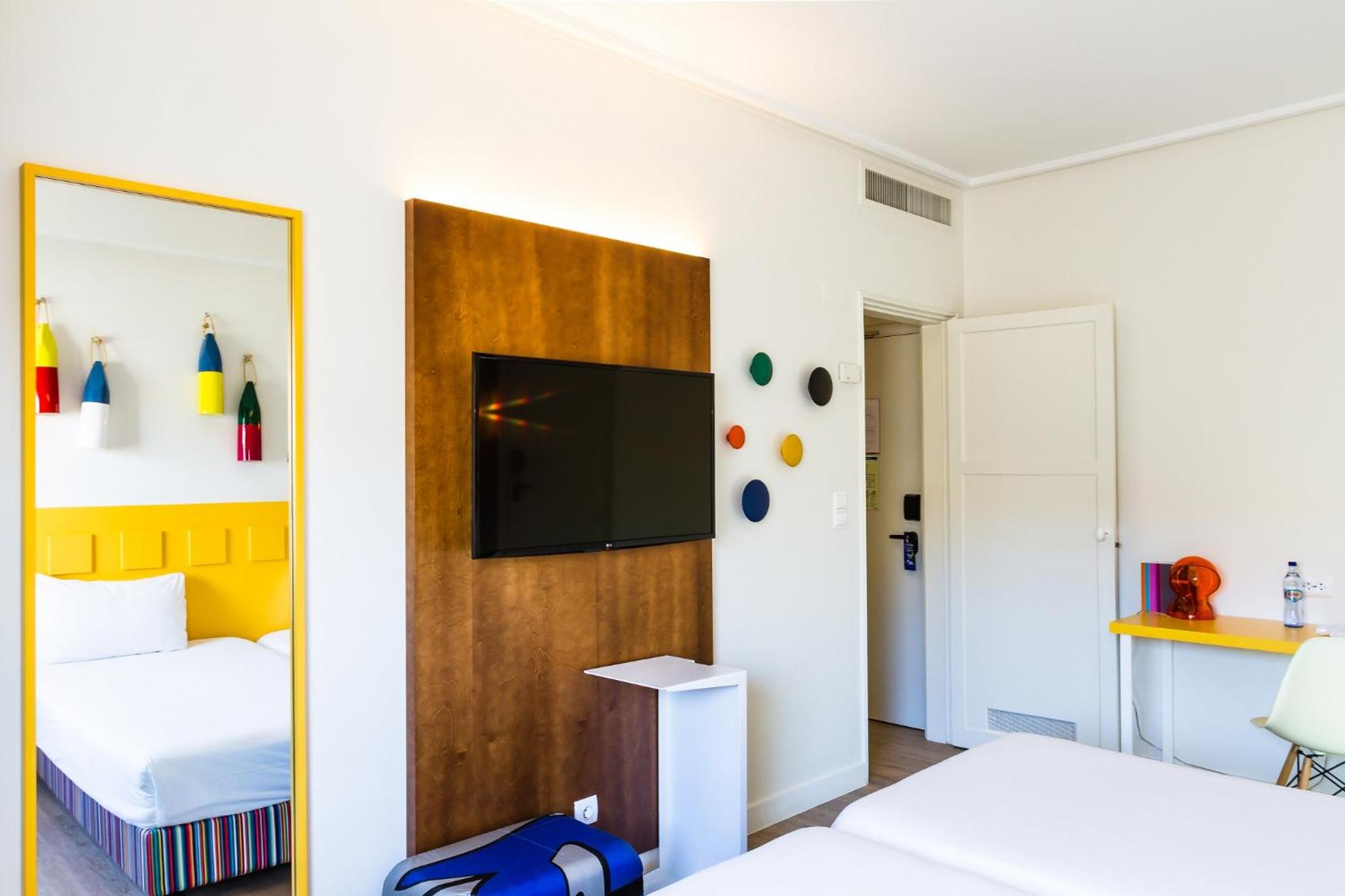 Twin Room - Photo 2