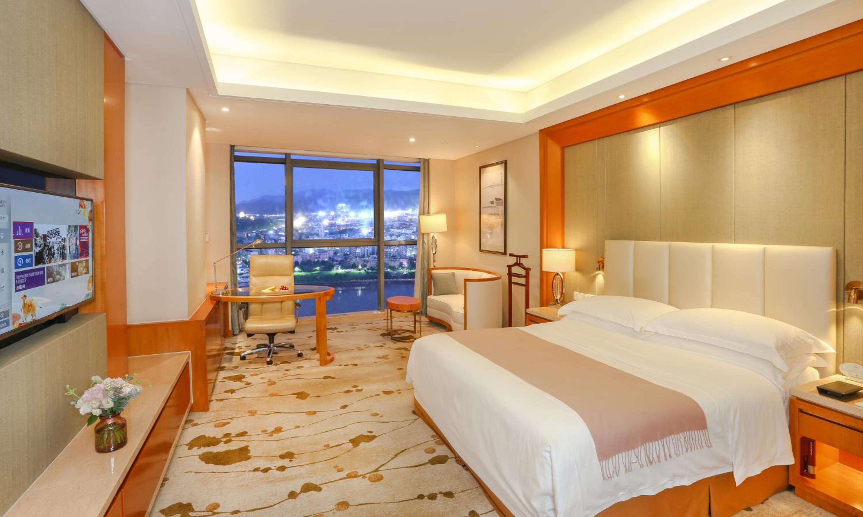 Business Queen Room with  River View photo 2