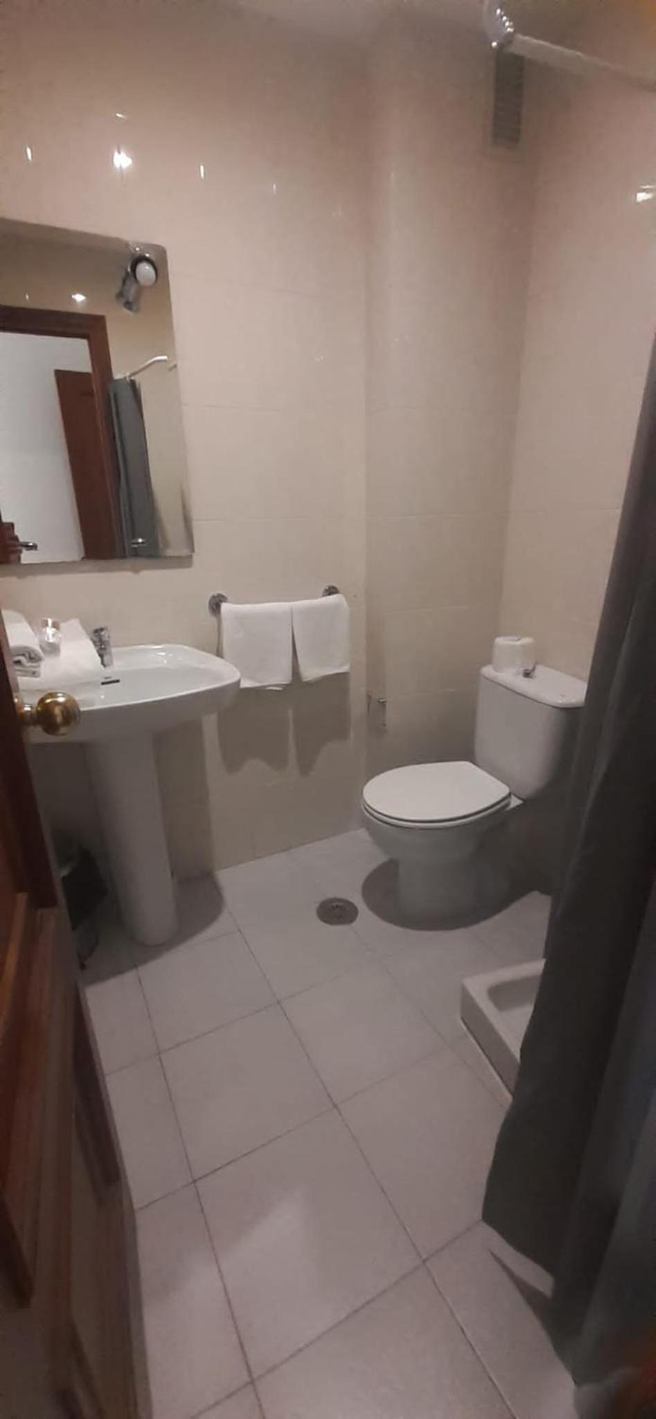 Economy Double or Twin Room photo 2