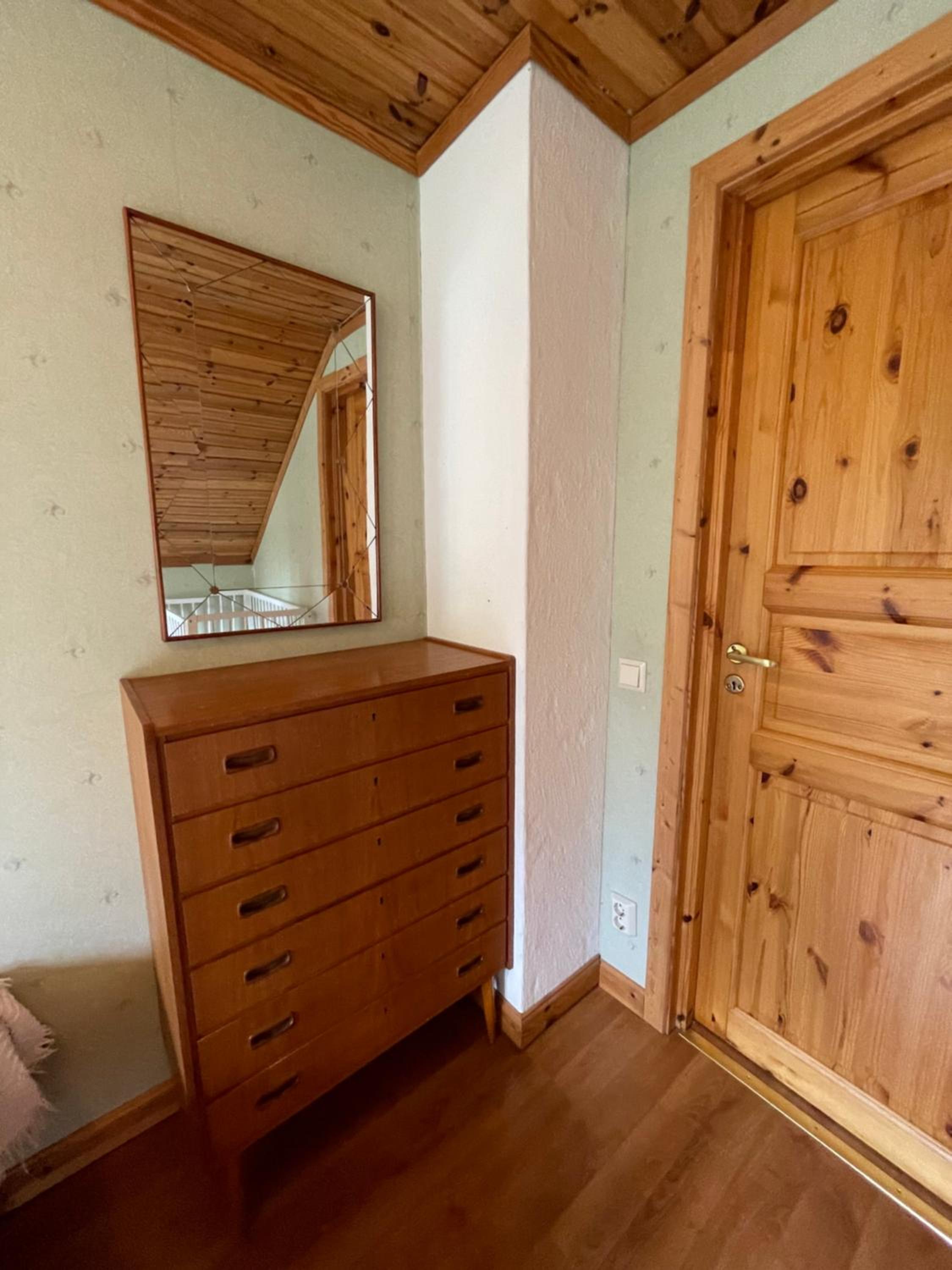 Four-Bedroom House - Photo 24