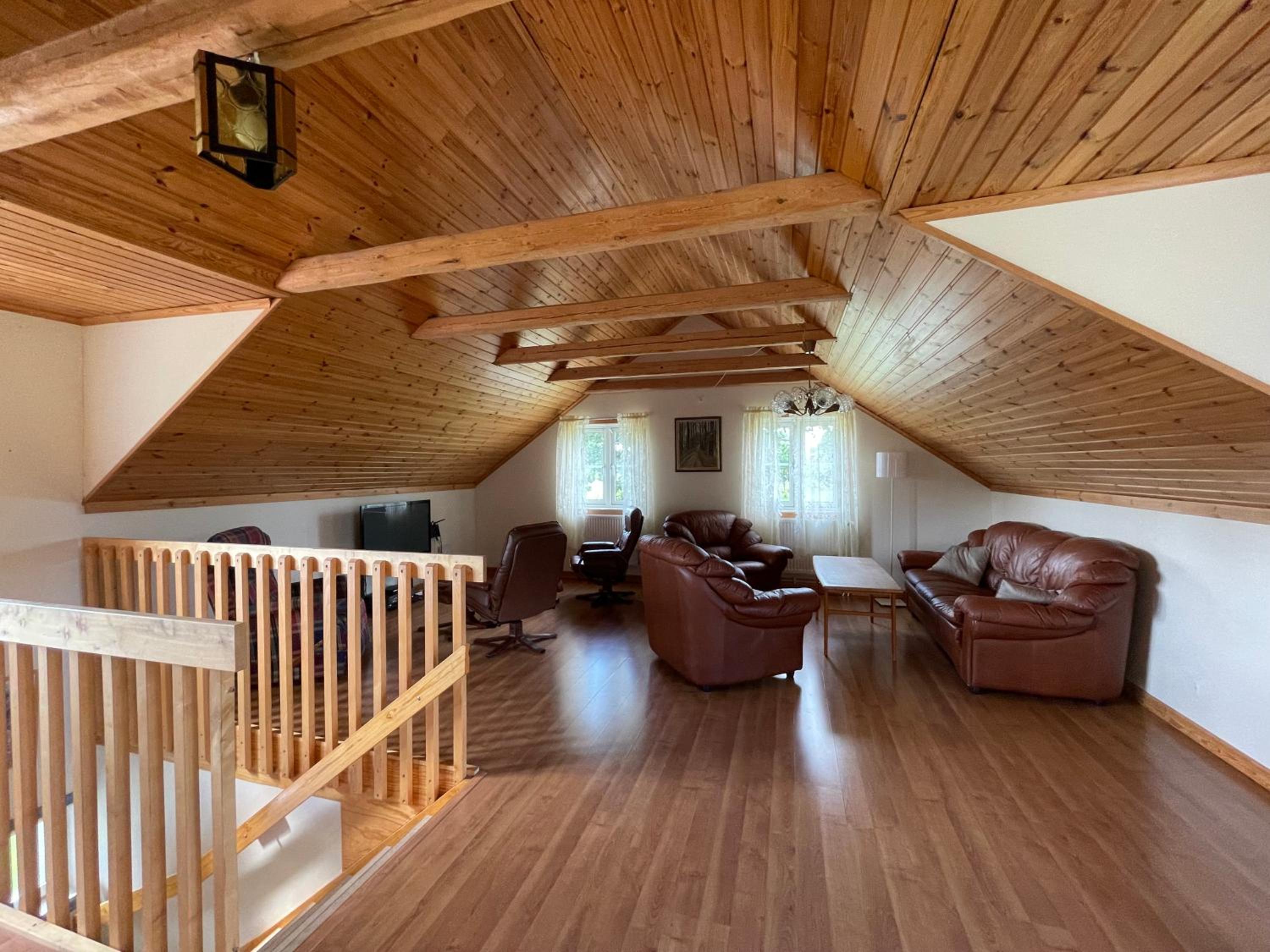 Four-Bedroom House - Photo 10