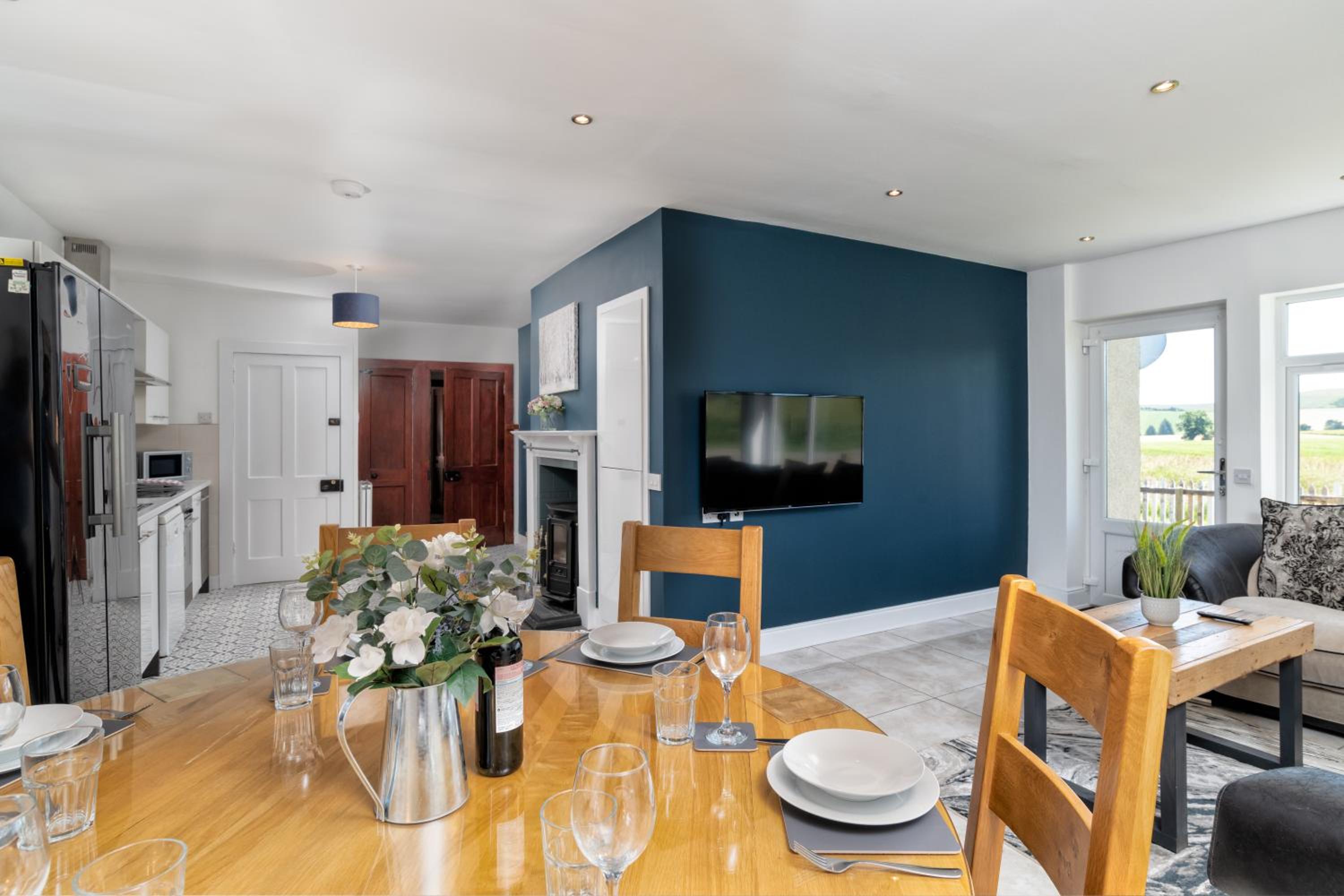Three-Bedroom House - Photo 5