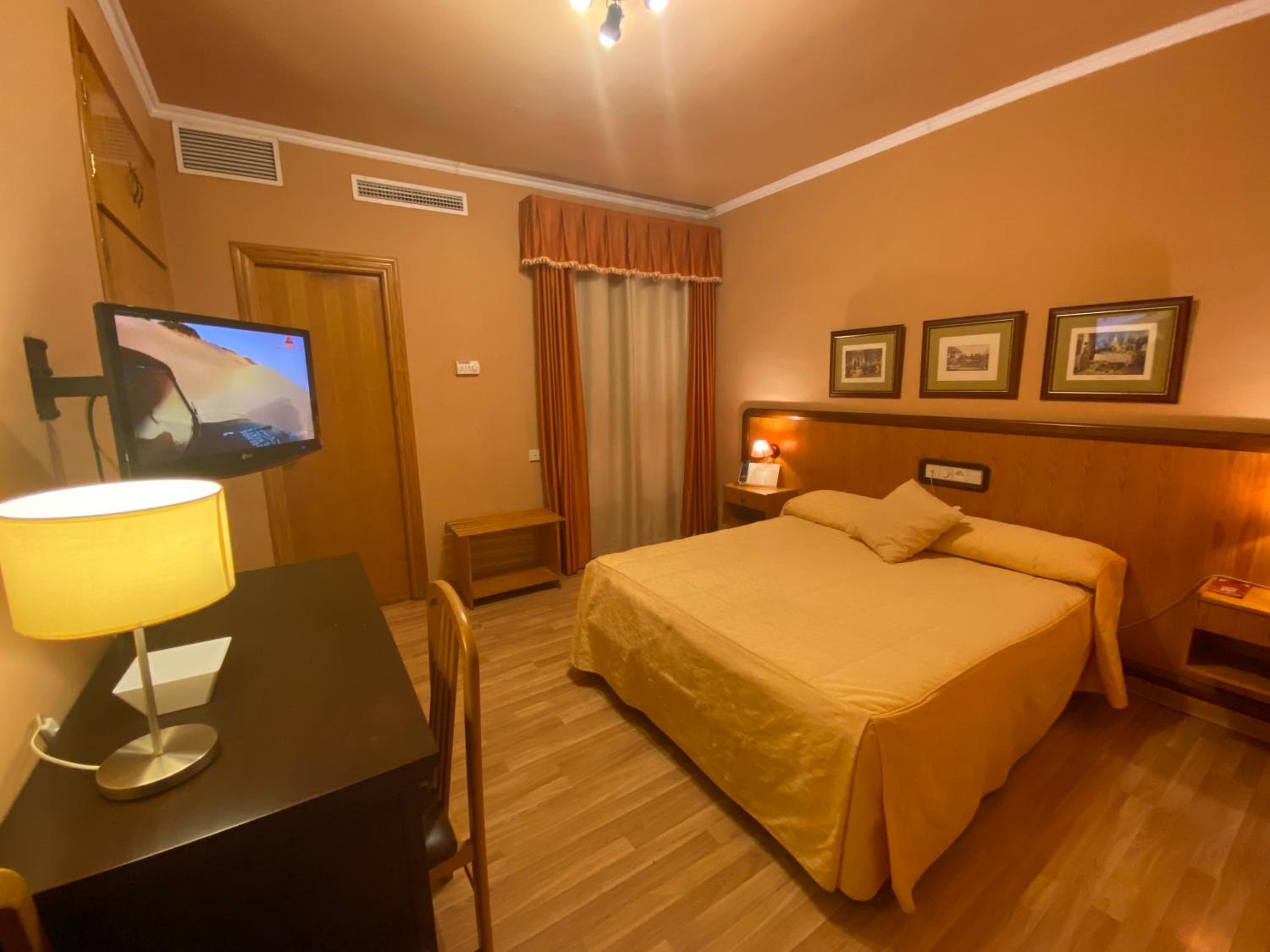 Single Room photo 2