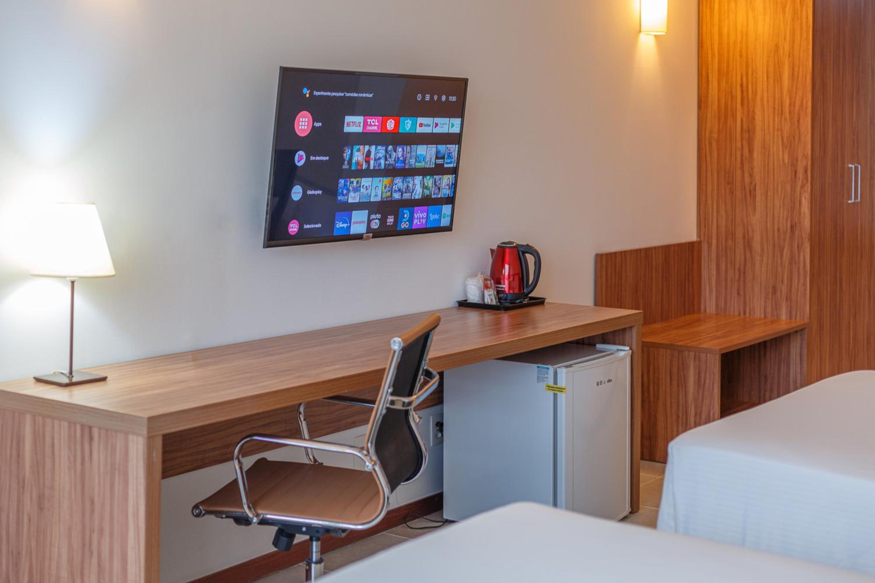 Premium Double Room with Two Double Beds - Photo 4