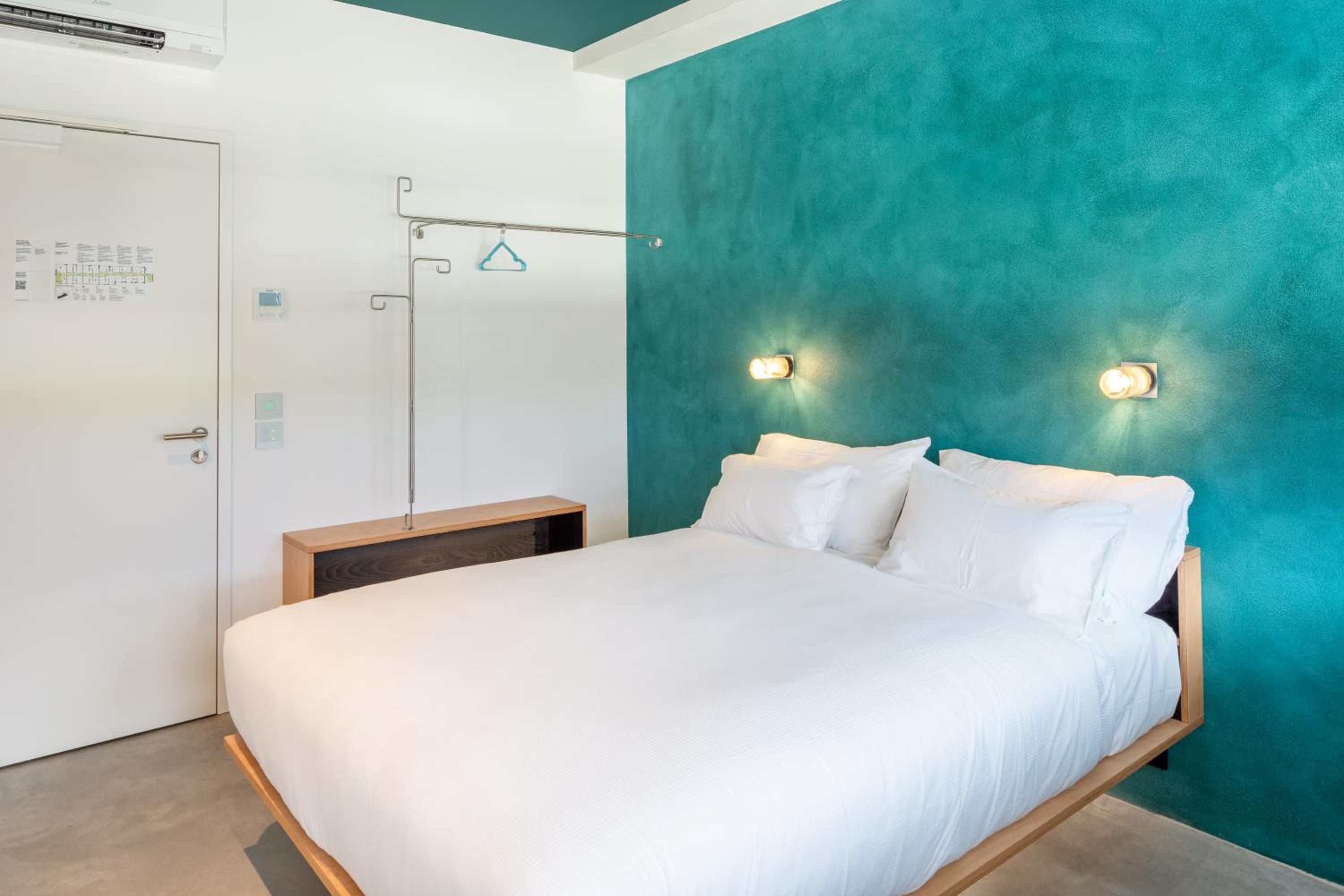 Double or Twin Room with Mountain View - Photo 5