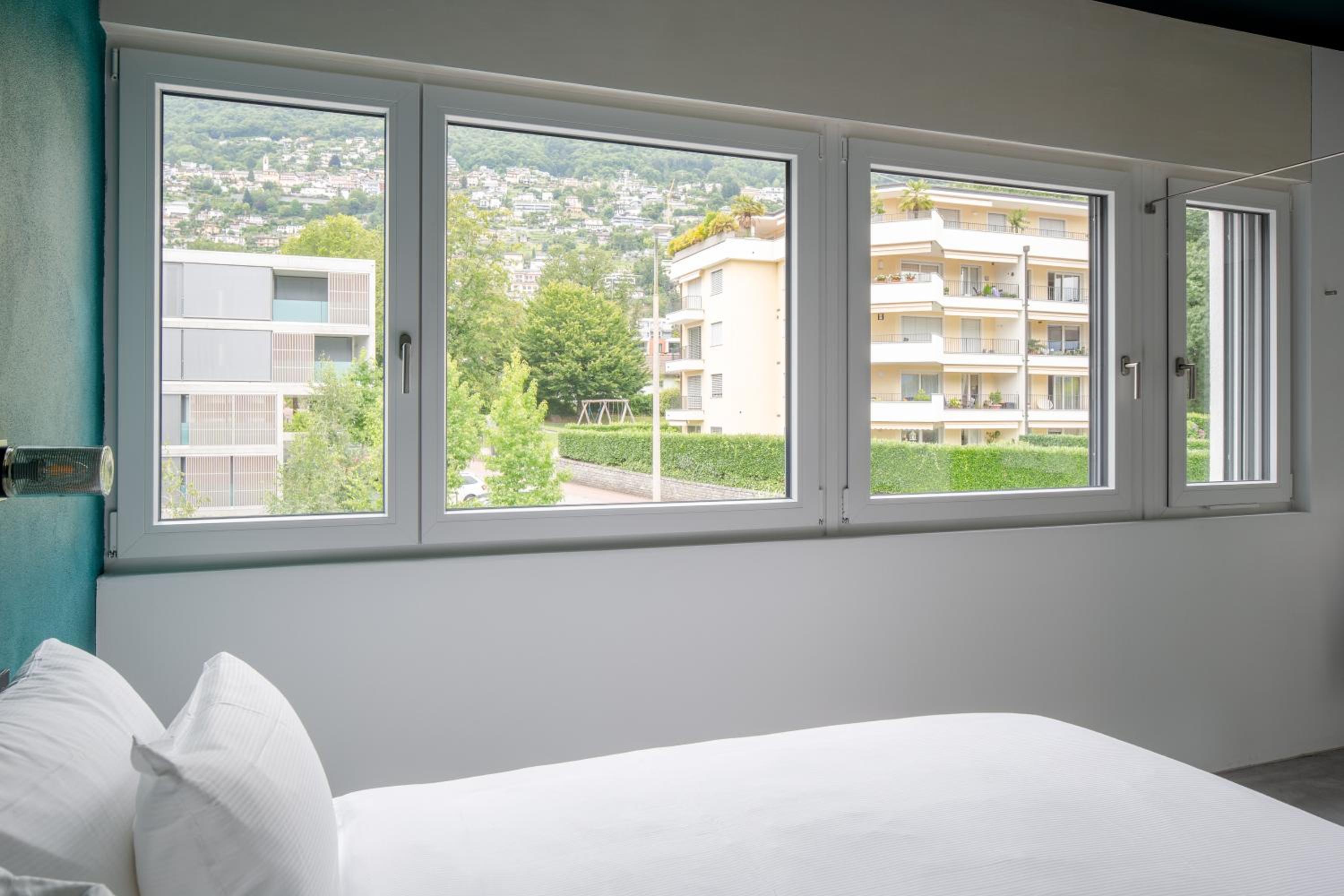 Double or Twin Room with Mountain View - Photo 2