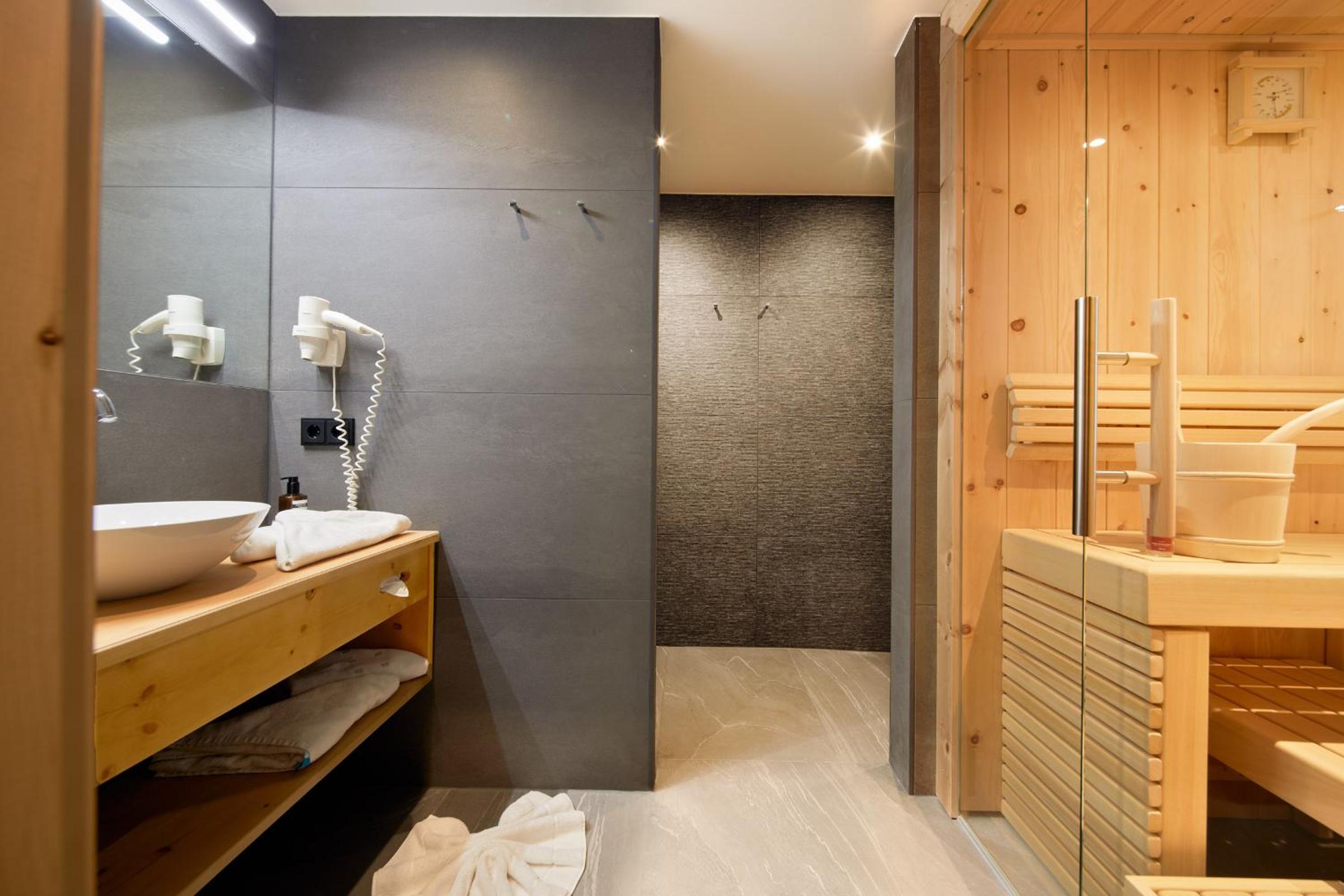 Suite with Sauna photo 2