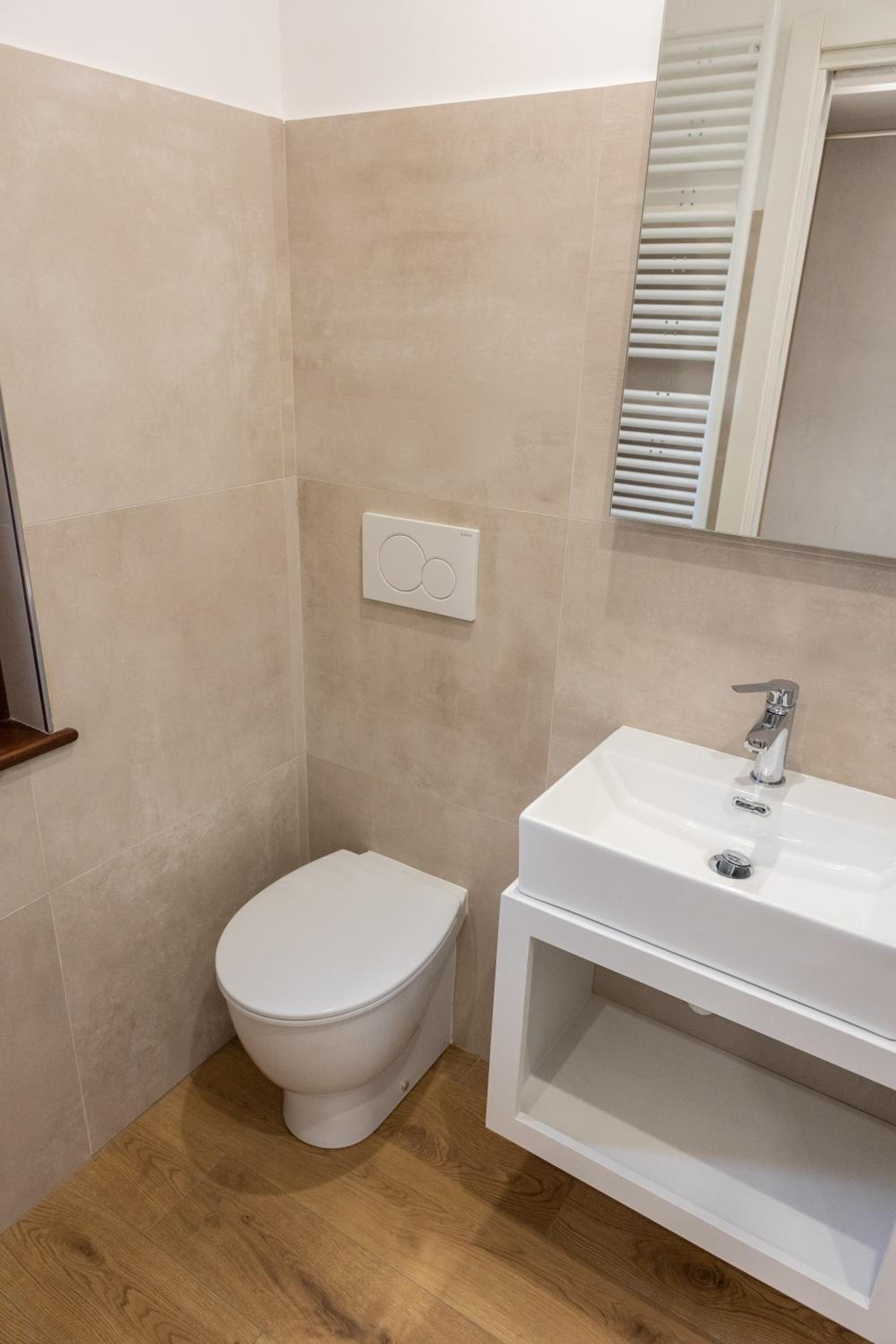Double Room with Private Bathroom - Photo 4
