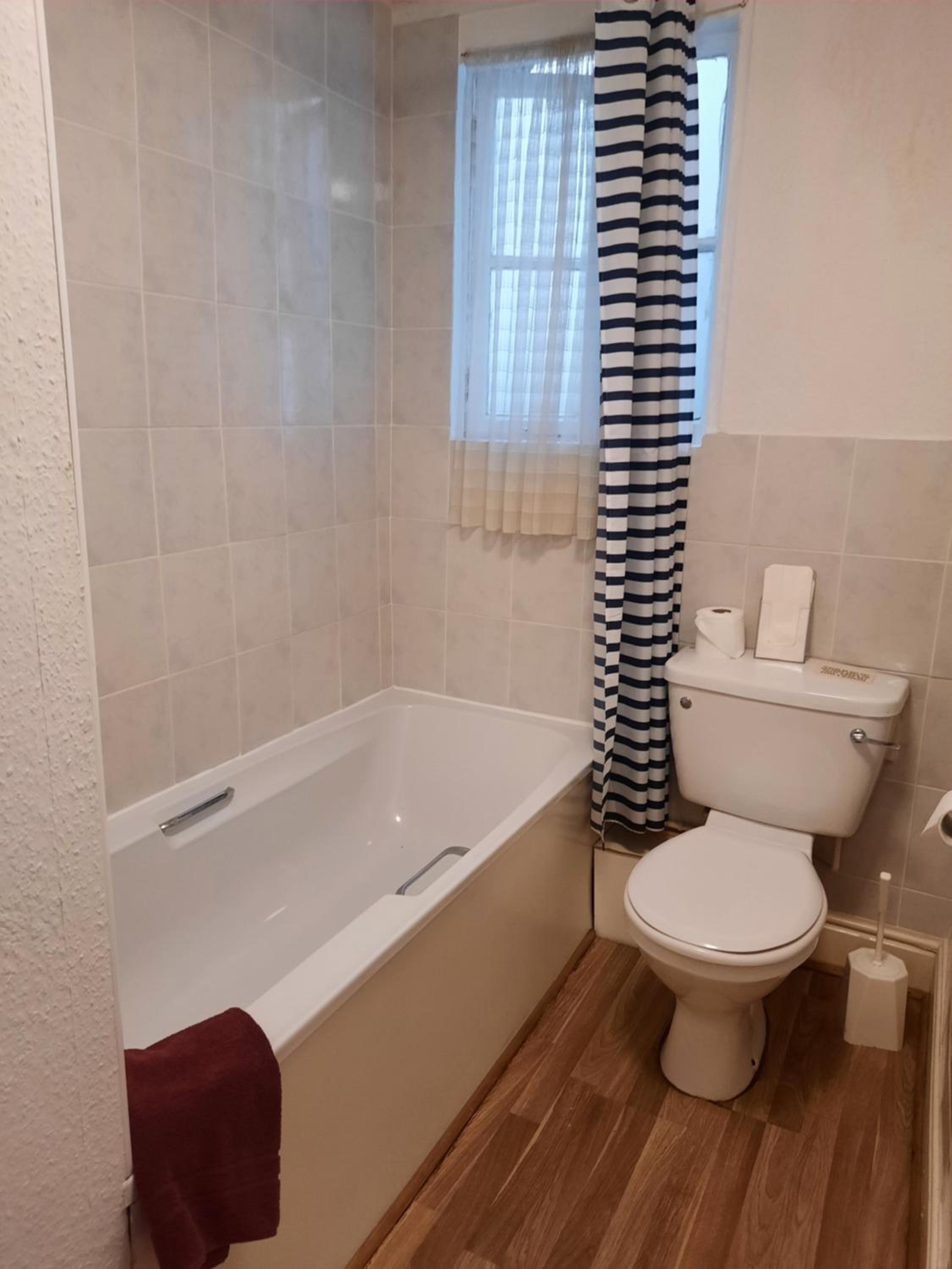 Single Room with Bathroom photo 3