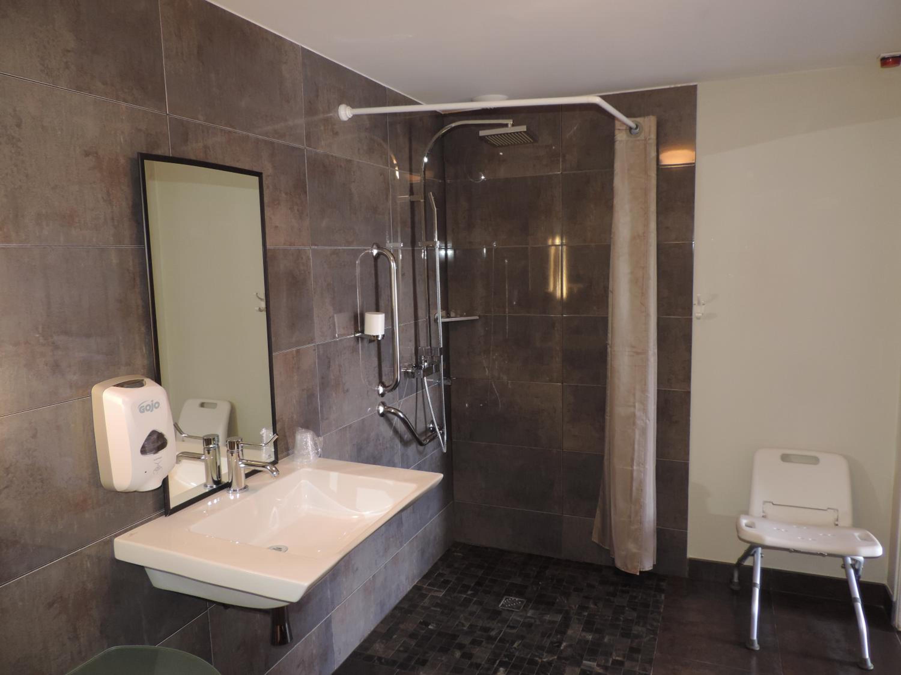 Double Room - Disability Access - Photo 6