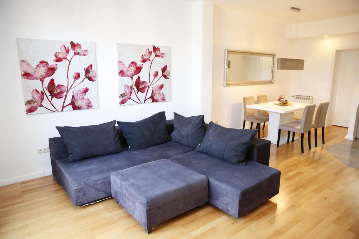One-Bedroom Apartment with Terrace