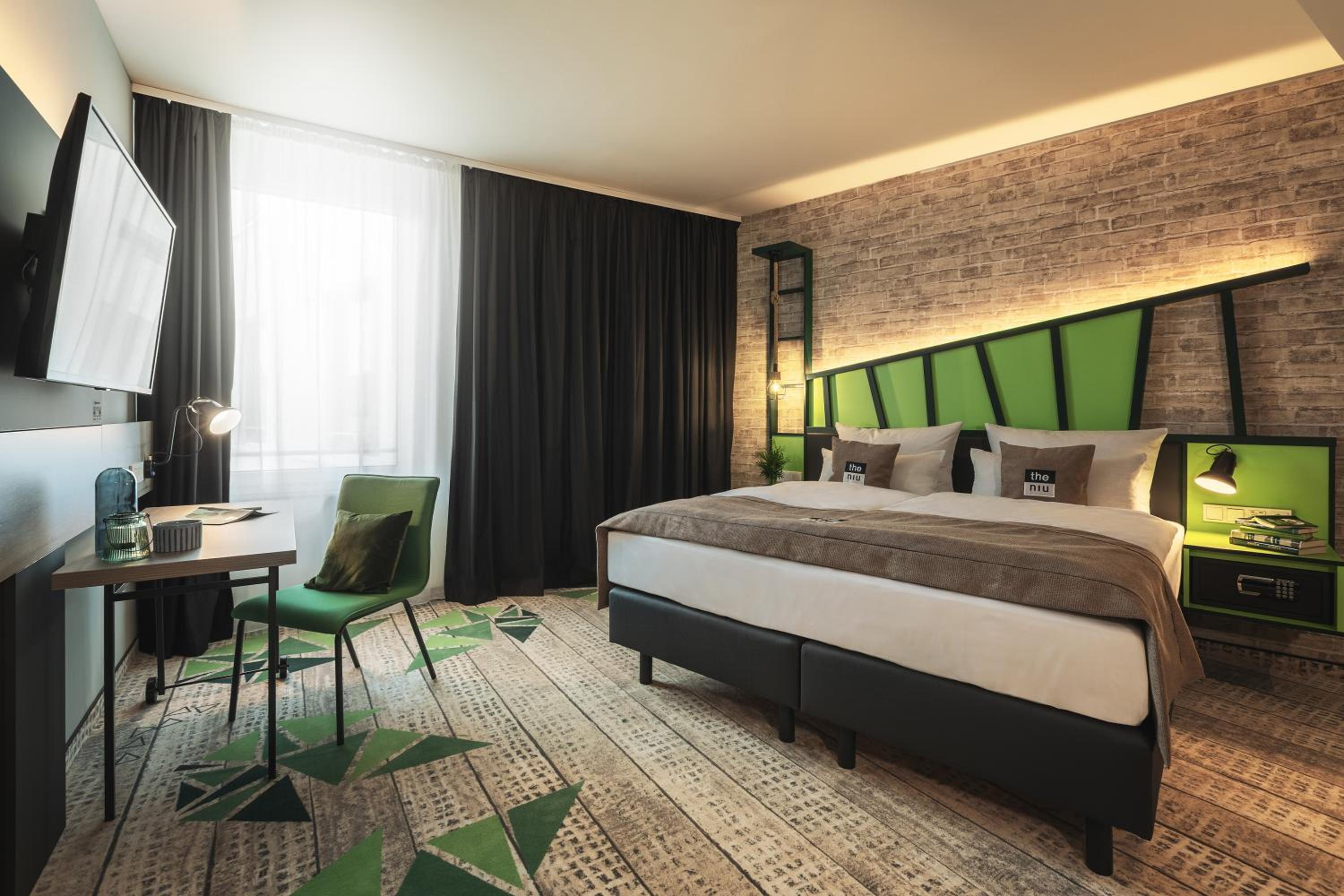Premium Queen Room - Photo 1