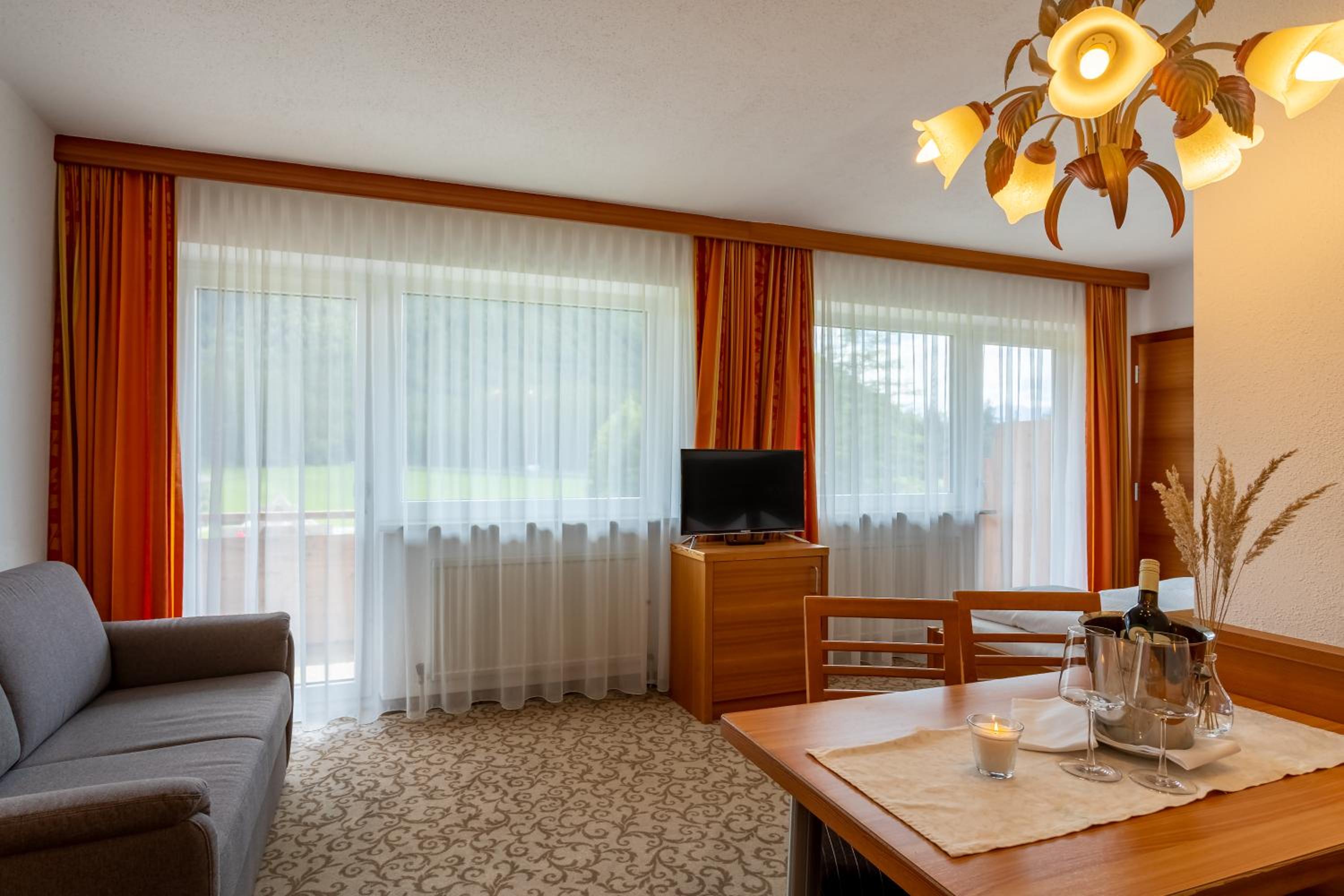 Family Room - Photo 3